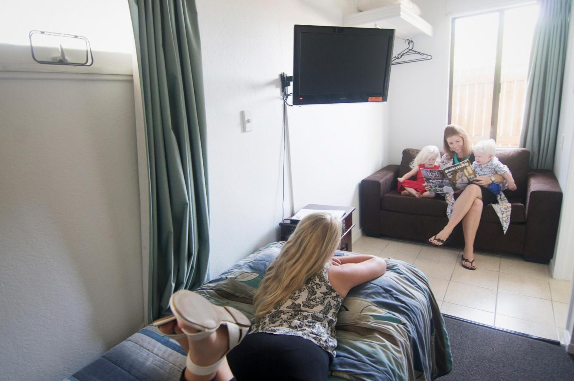 Family Room,1023965647:JPEG