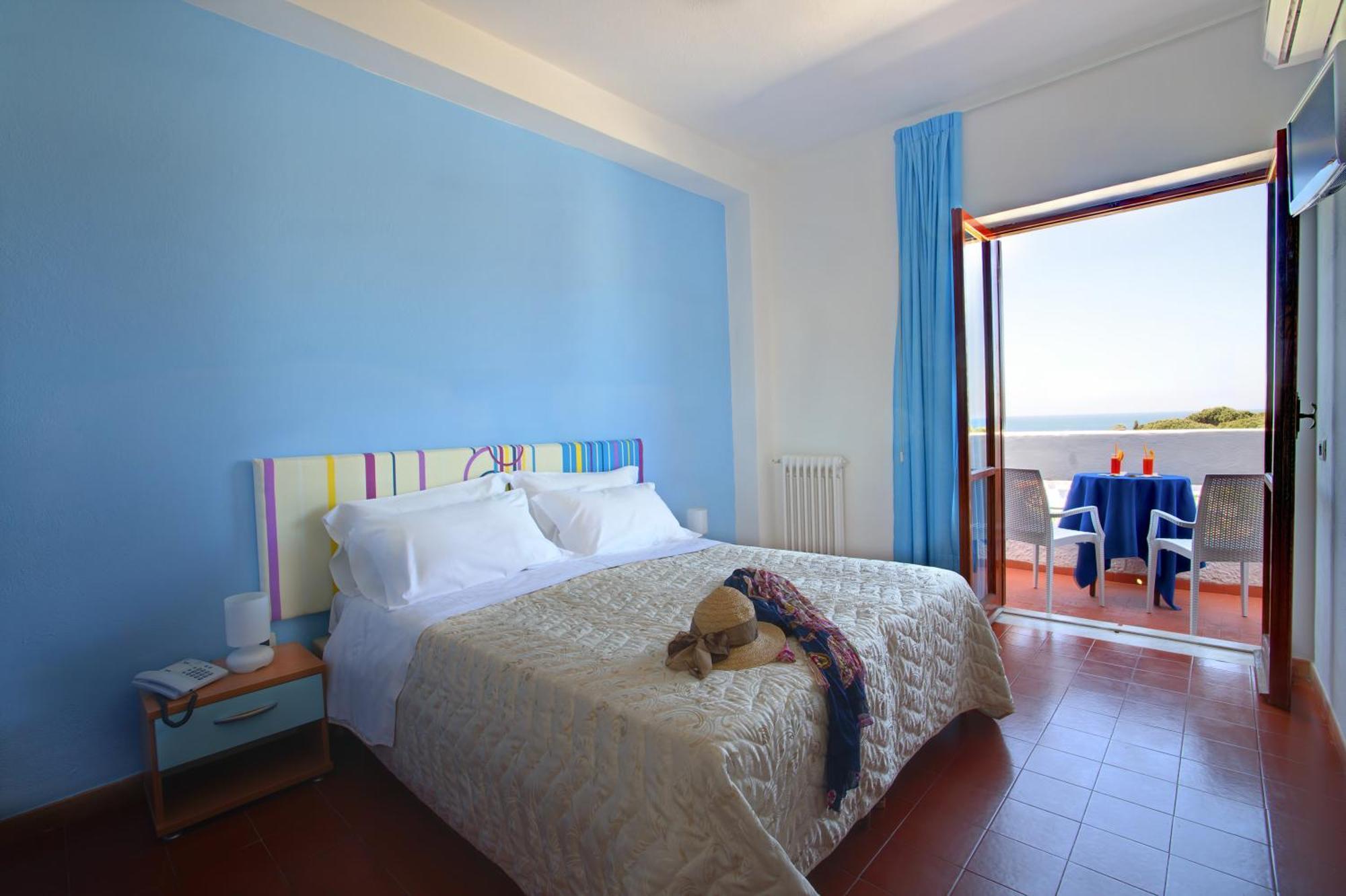 Triple Room with Sea View