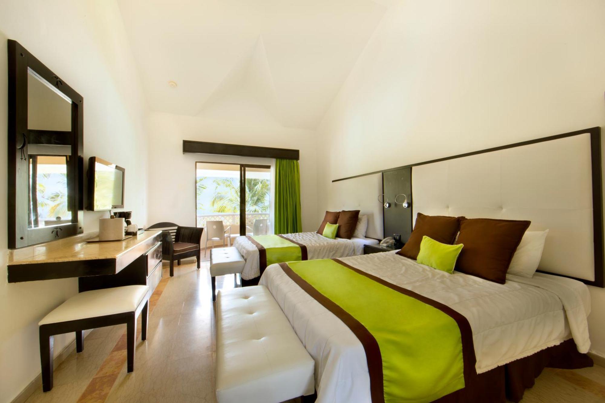 Superior Queen Room with Two Queen Beds and Ocean View - Non-Smoking