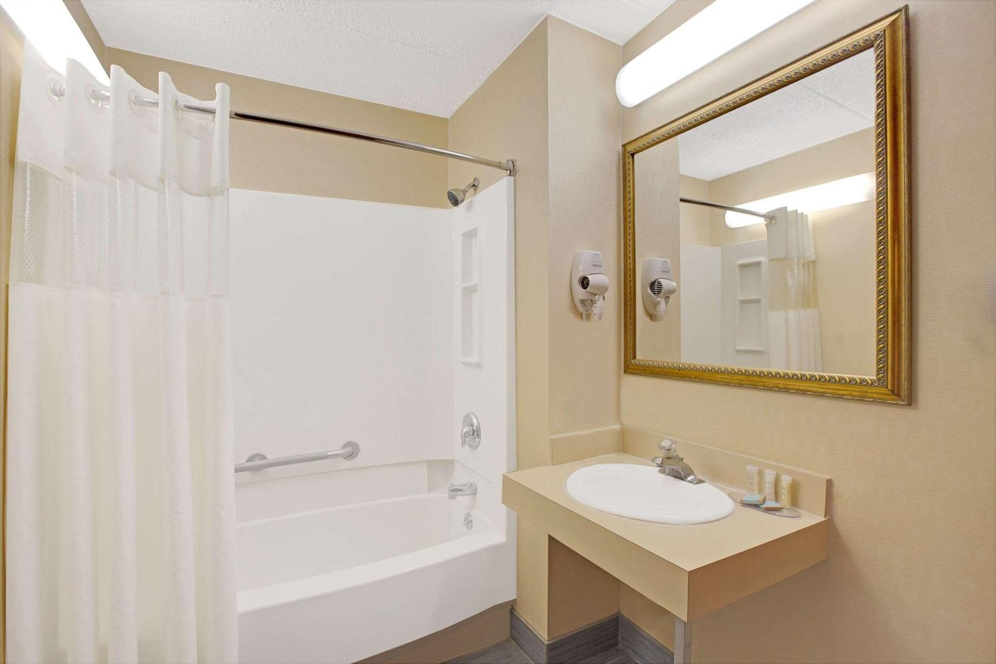 Deluxe Double Room with Two Double Beds - Non-Smoking