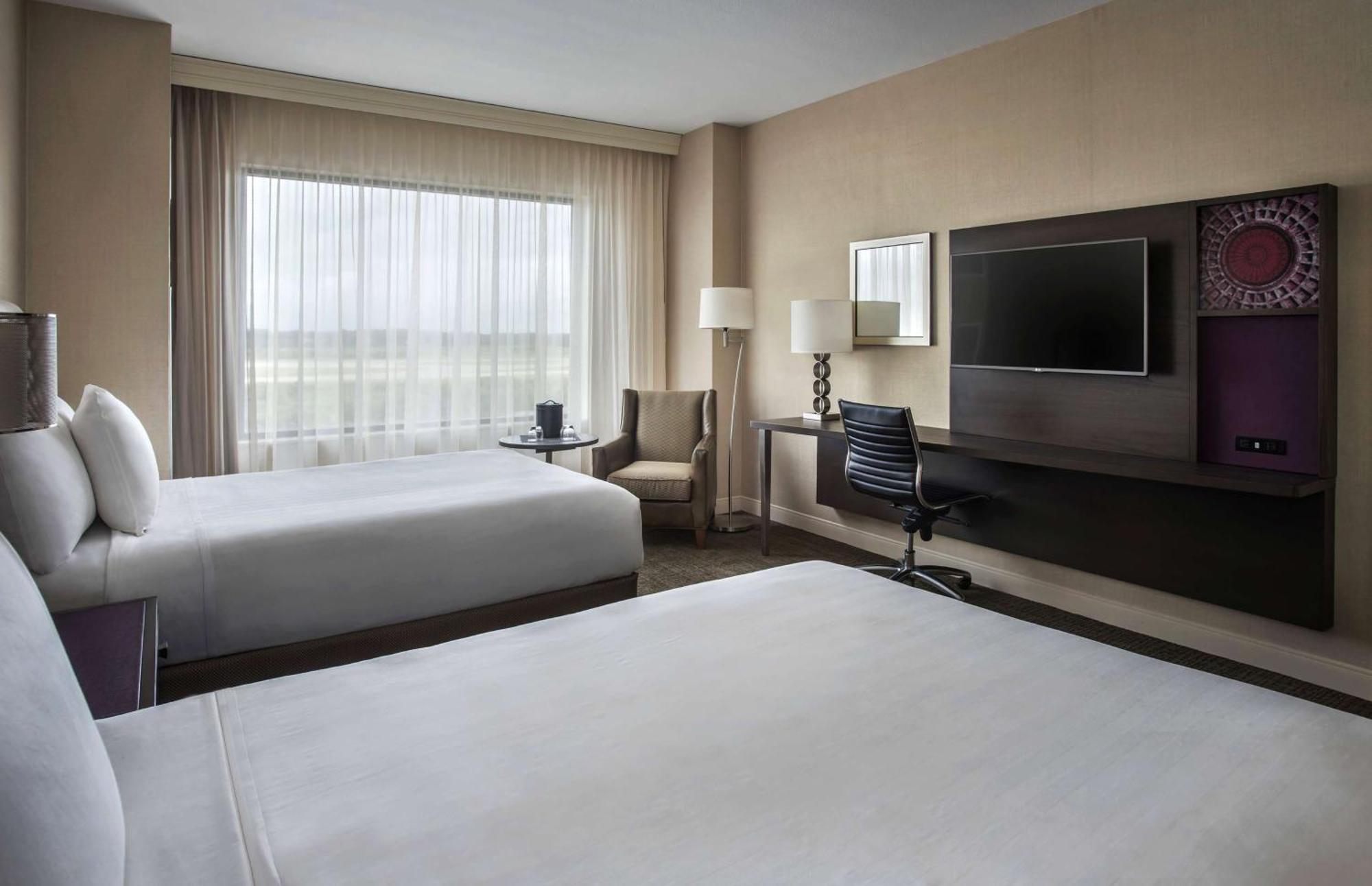 Double Room with Two Double Beds - High Floor/Mobility Accessible