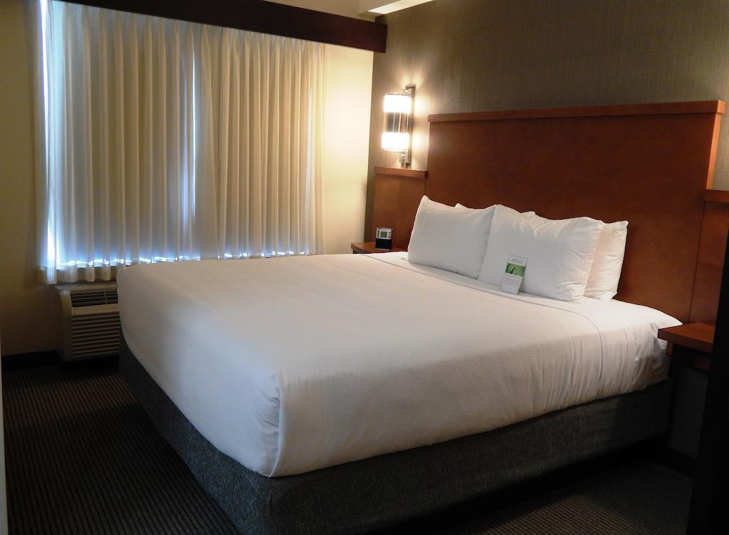 King Room with Sofa Bed - High Floor