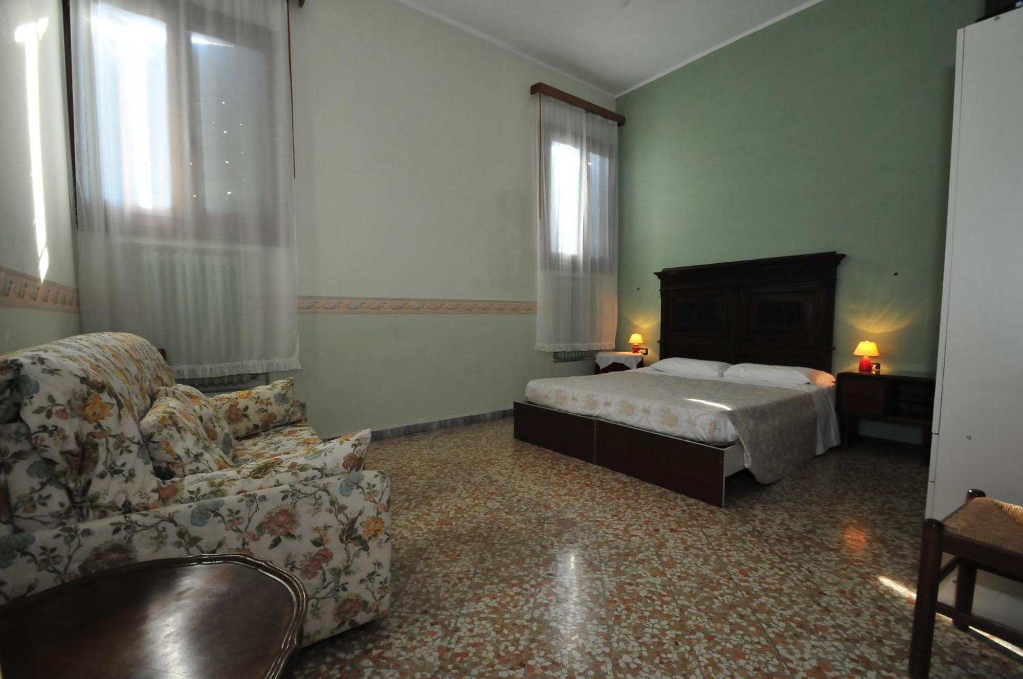 Double or Twin Room,757674664:JPEG