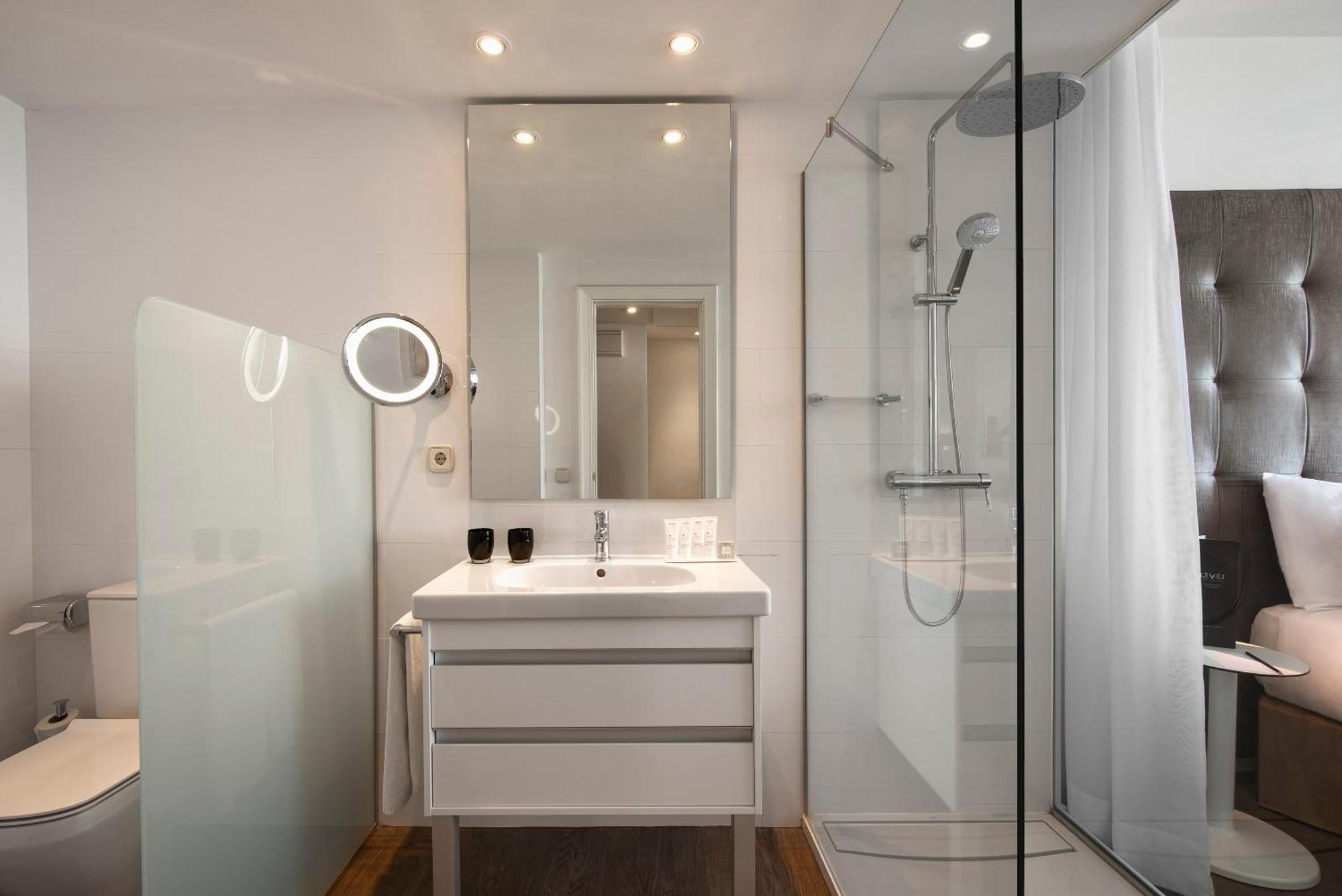 Premium Double or Twin Room,719267659:JPEG