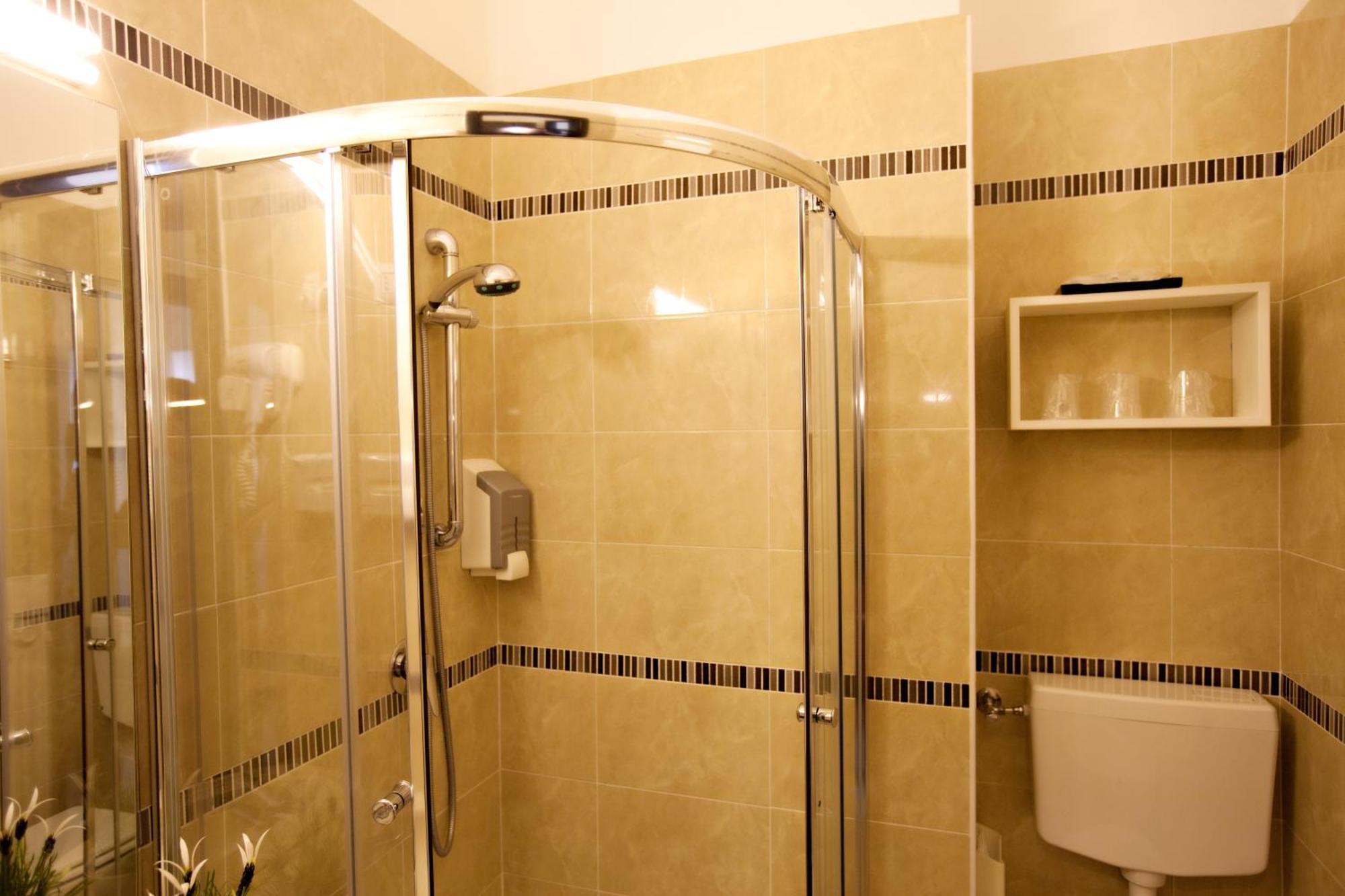 Triple Room,1209371179:JPEG