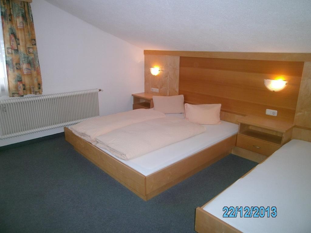 Dreibettzimmer