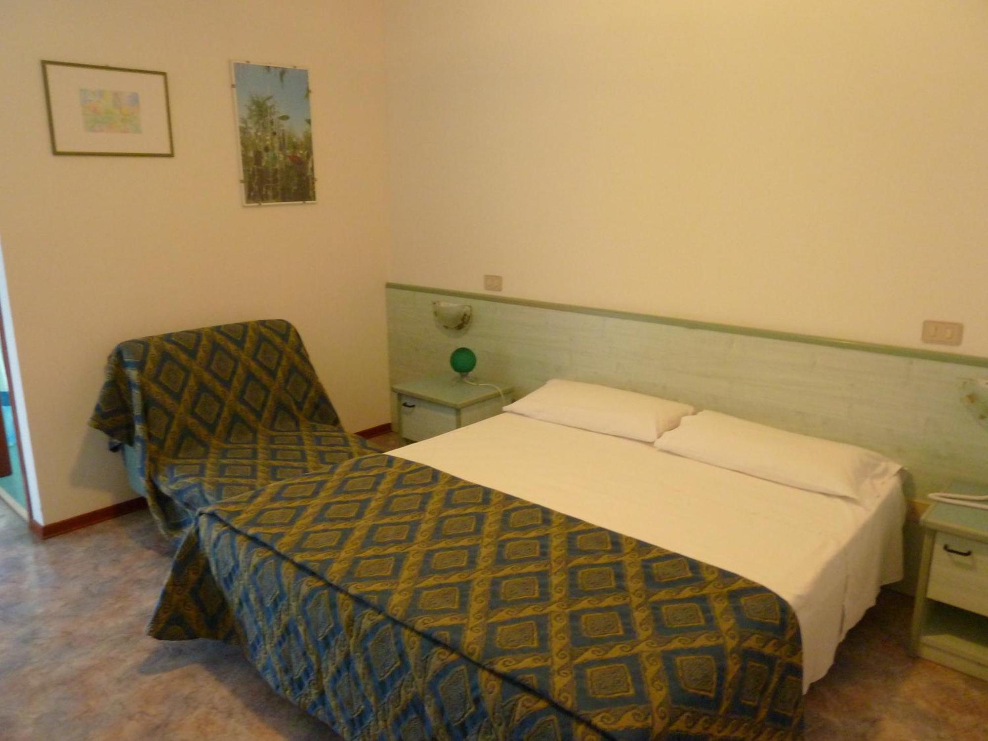 Chambre Double - Vue sur Piscine