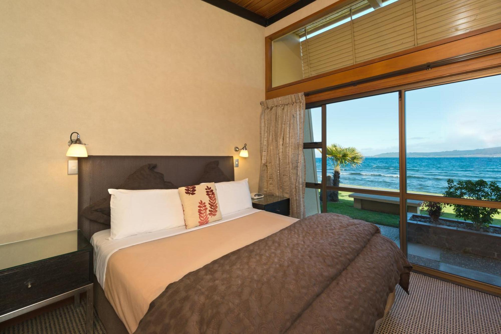 Two-Bedroom Apartment - Lake Front