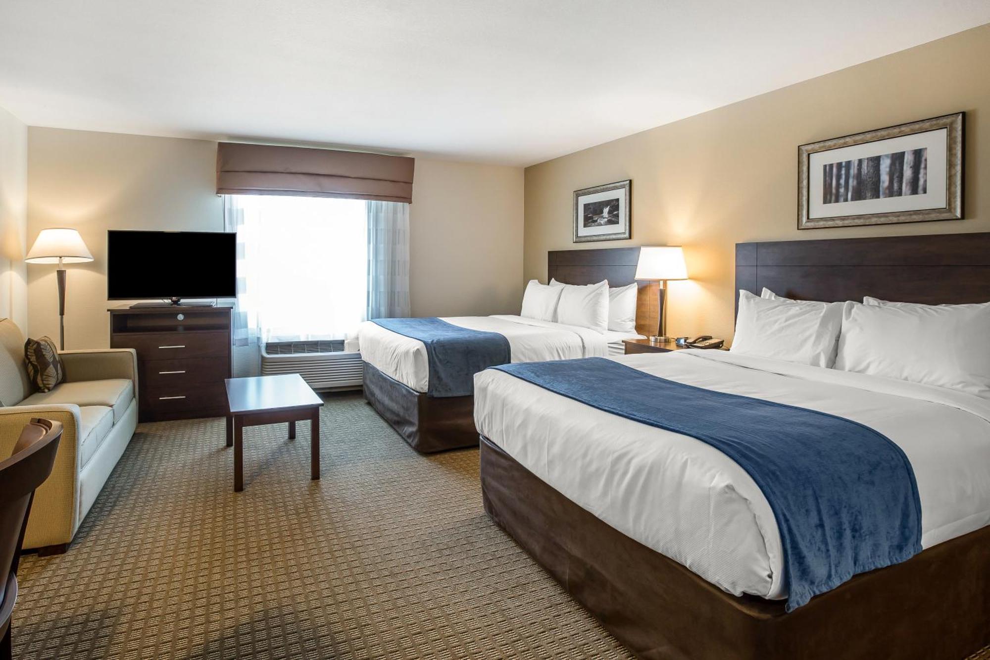 Queen Suite with Two Queen Beds