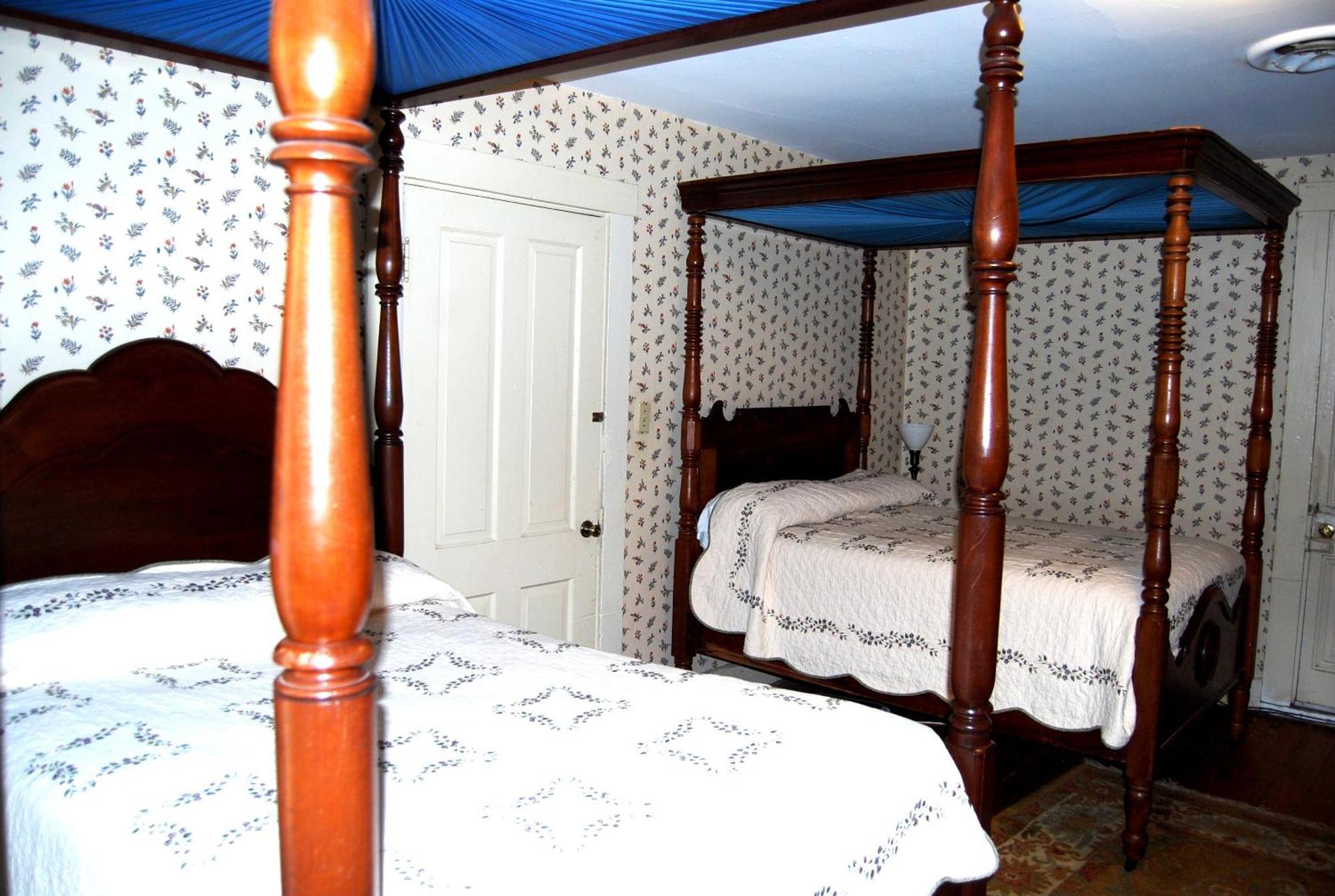Suite with Shared Bathroom