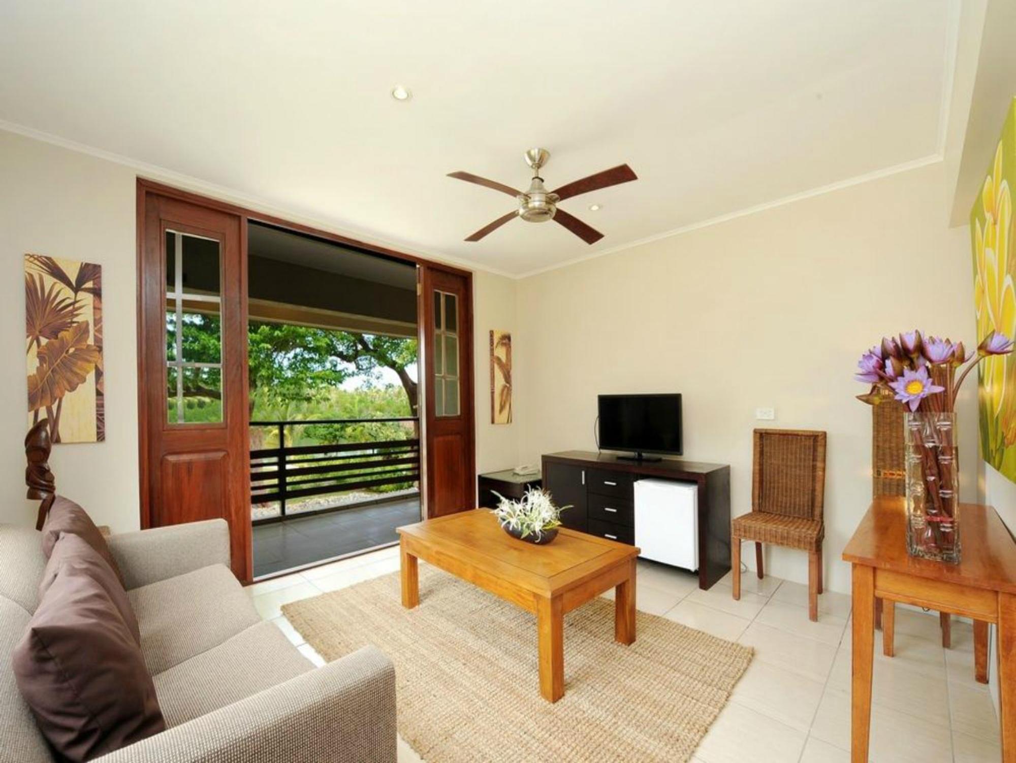 Queen Room with Water View