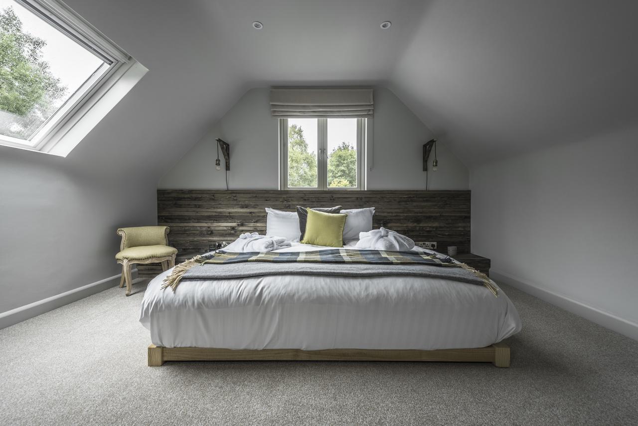 Suite with Lake View