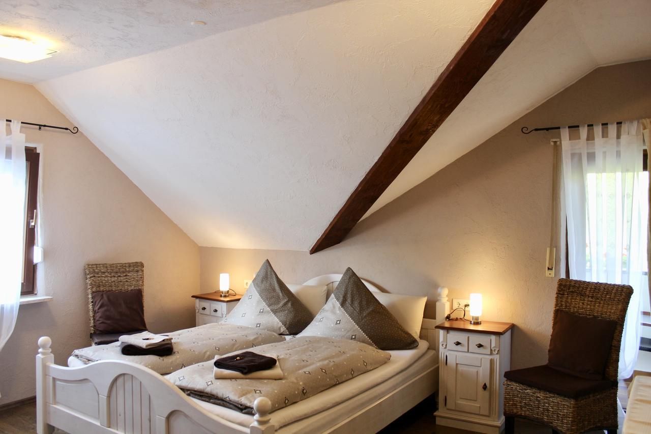 Doppelzimmer mit Balkon