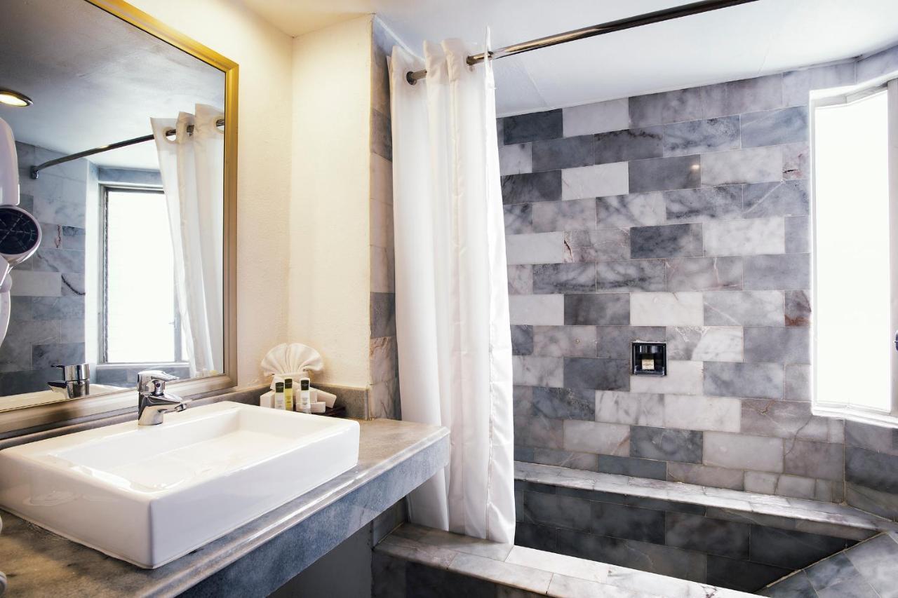 Quarto Superior com Varanda - Tudo Incluso