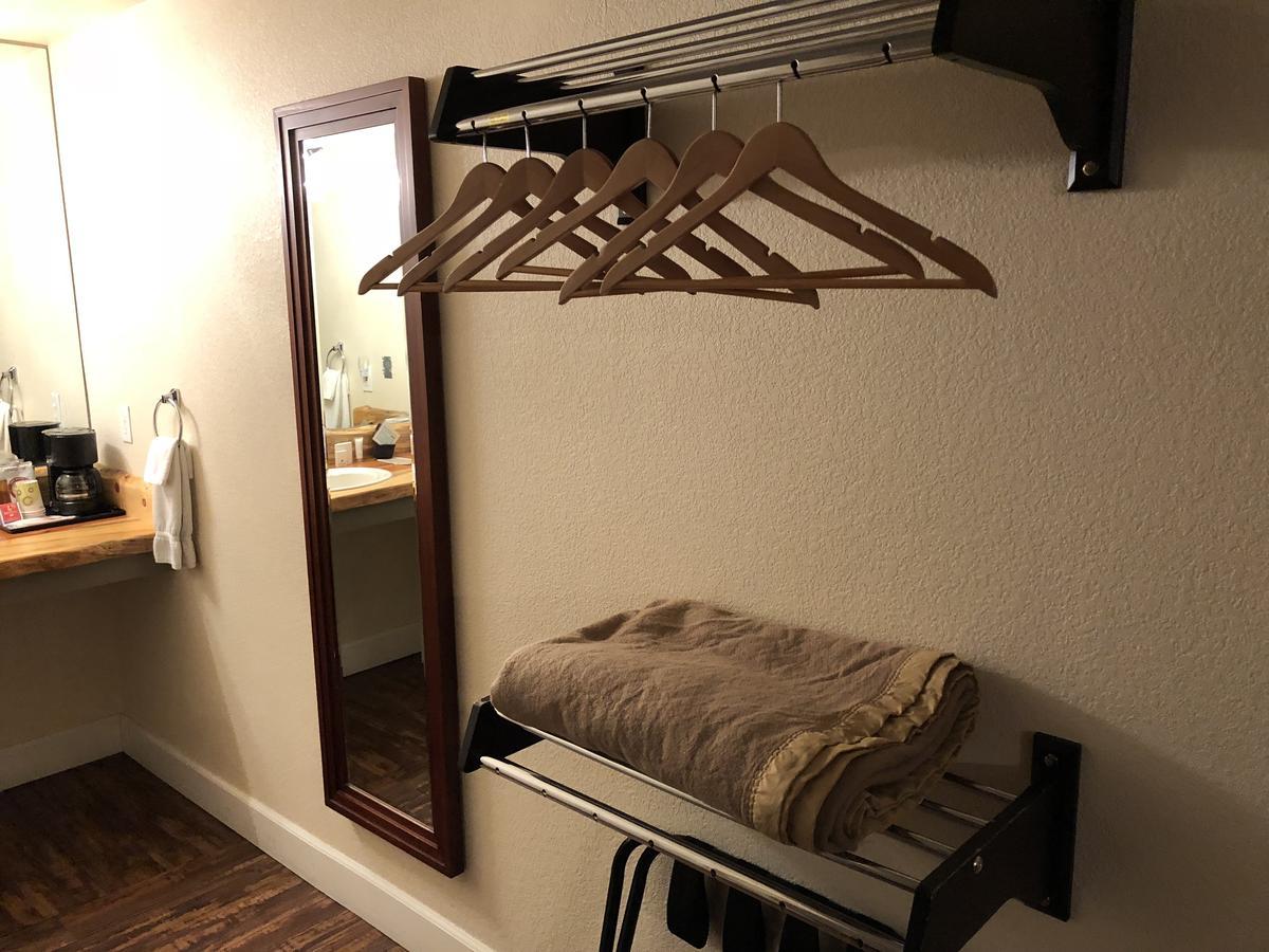 Queen Room - Disability Access - Pet Friendly