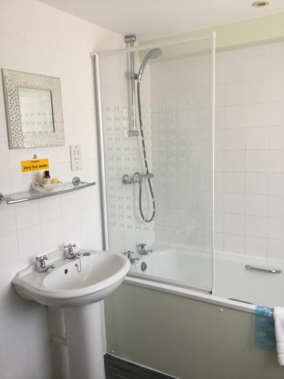 Twin Room with Bath