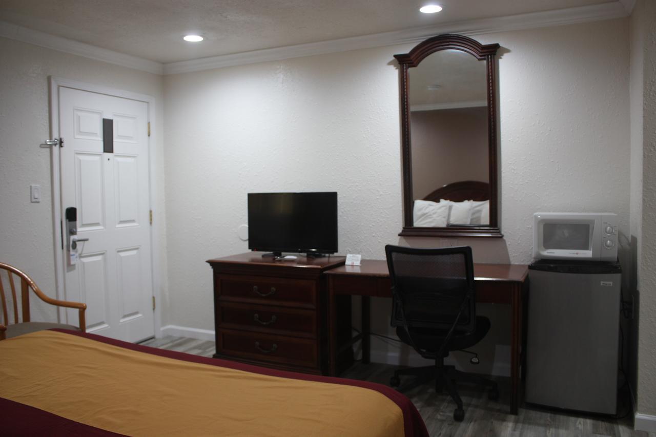 King Room - Non-Smoking/ Not Pet Friendly