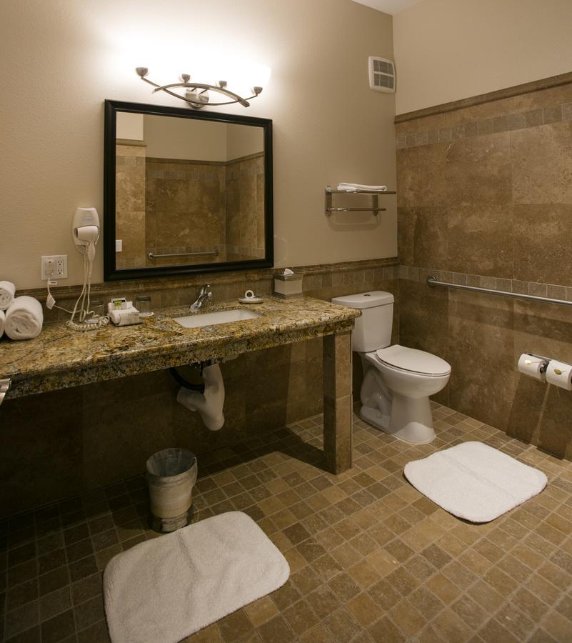 Syrah ADA Suite in Hotel Tower