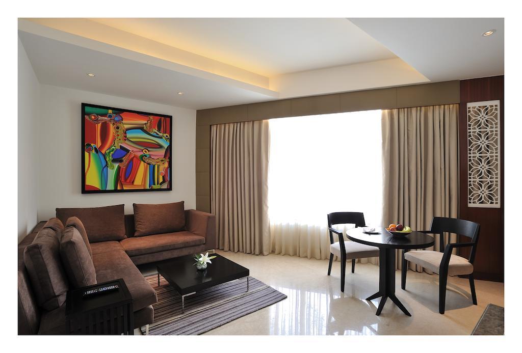 Luxury Suite with omplimentary Welcome Drink & Chef's Amenities on Arrival