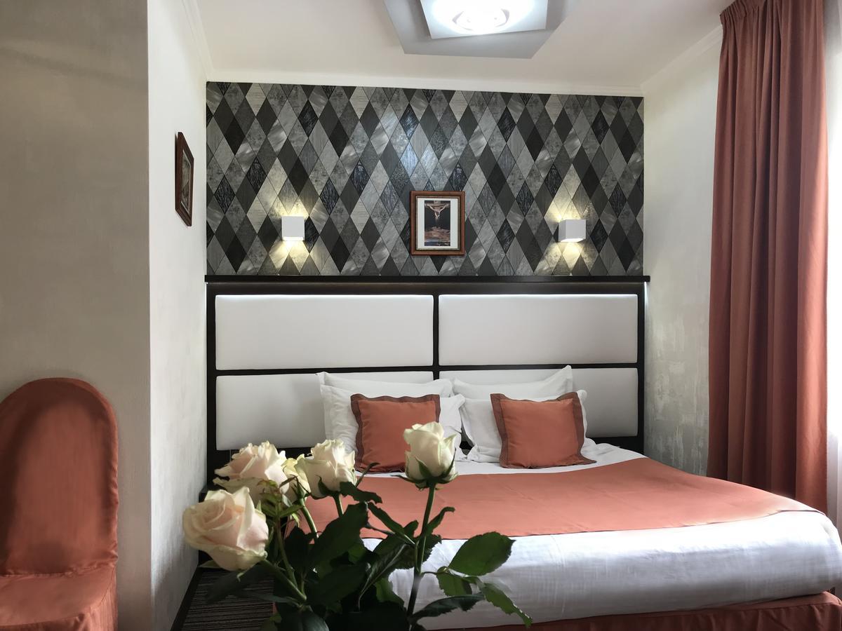 Deluxe Double Room with Extra Bed,1150022950:JPEG