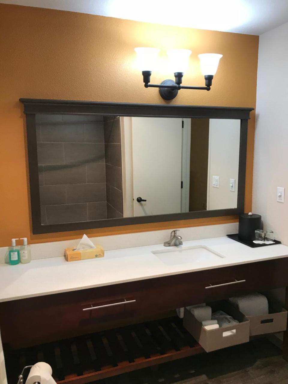 Deluxe Queen Room with Two Queen Beds