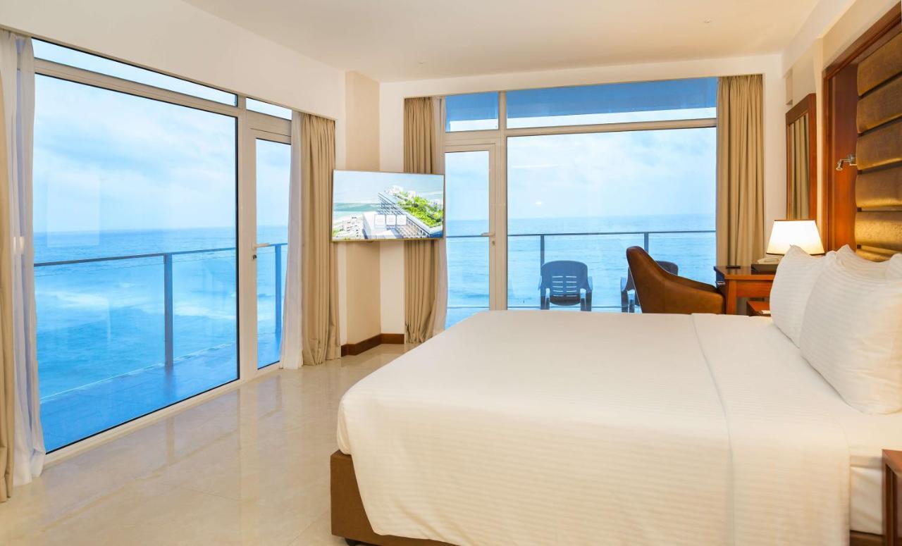 Signature Panorama Sea View King Room Complimentary City Tour & Access to Beach Lounge