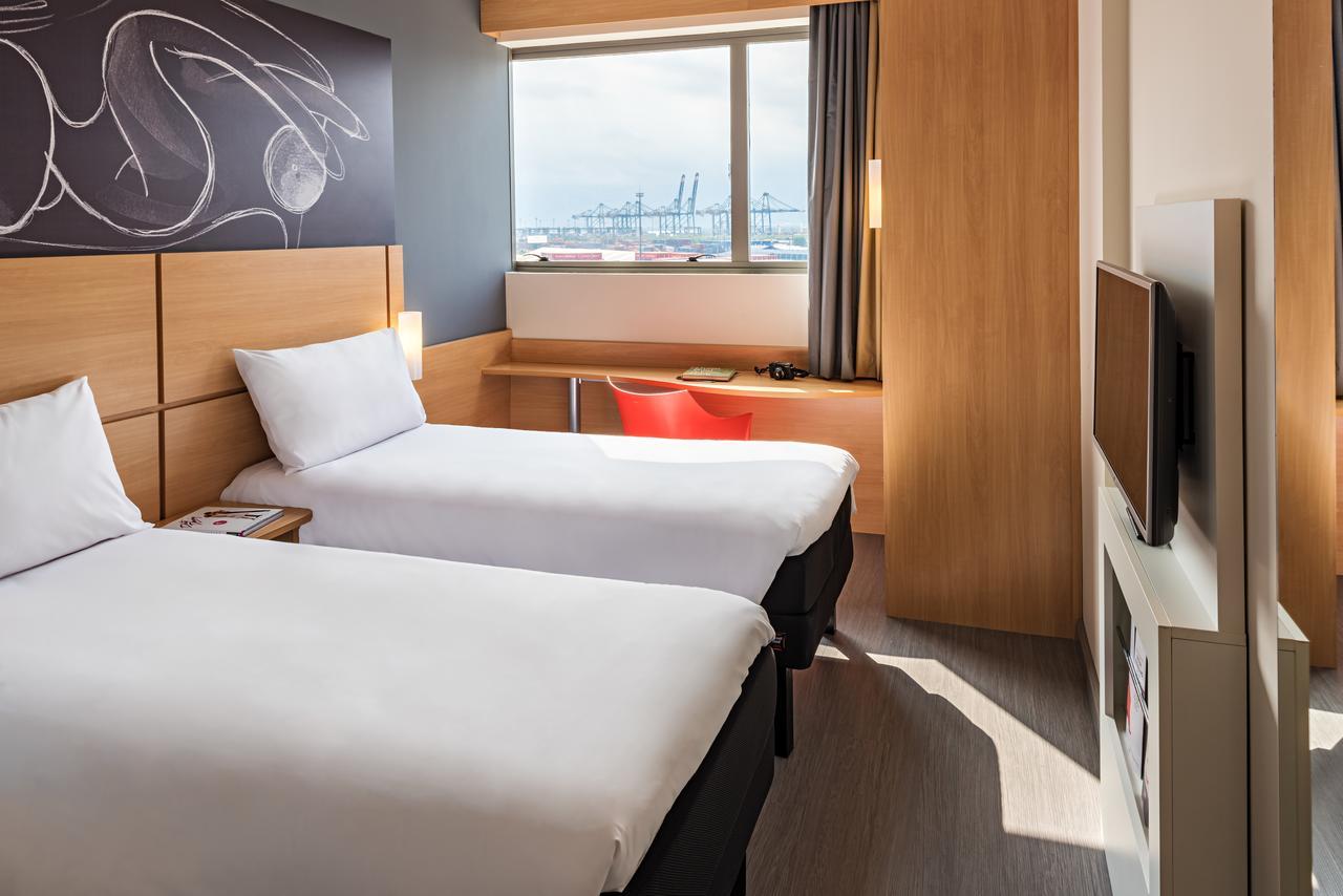 Standard Apartment with Twin Beds