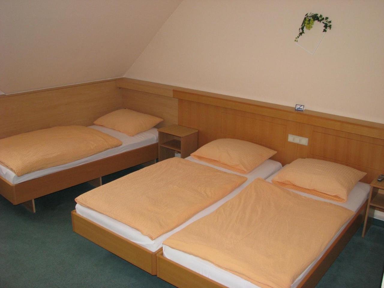 Dreibettzimmer