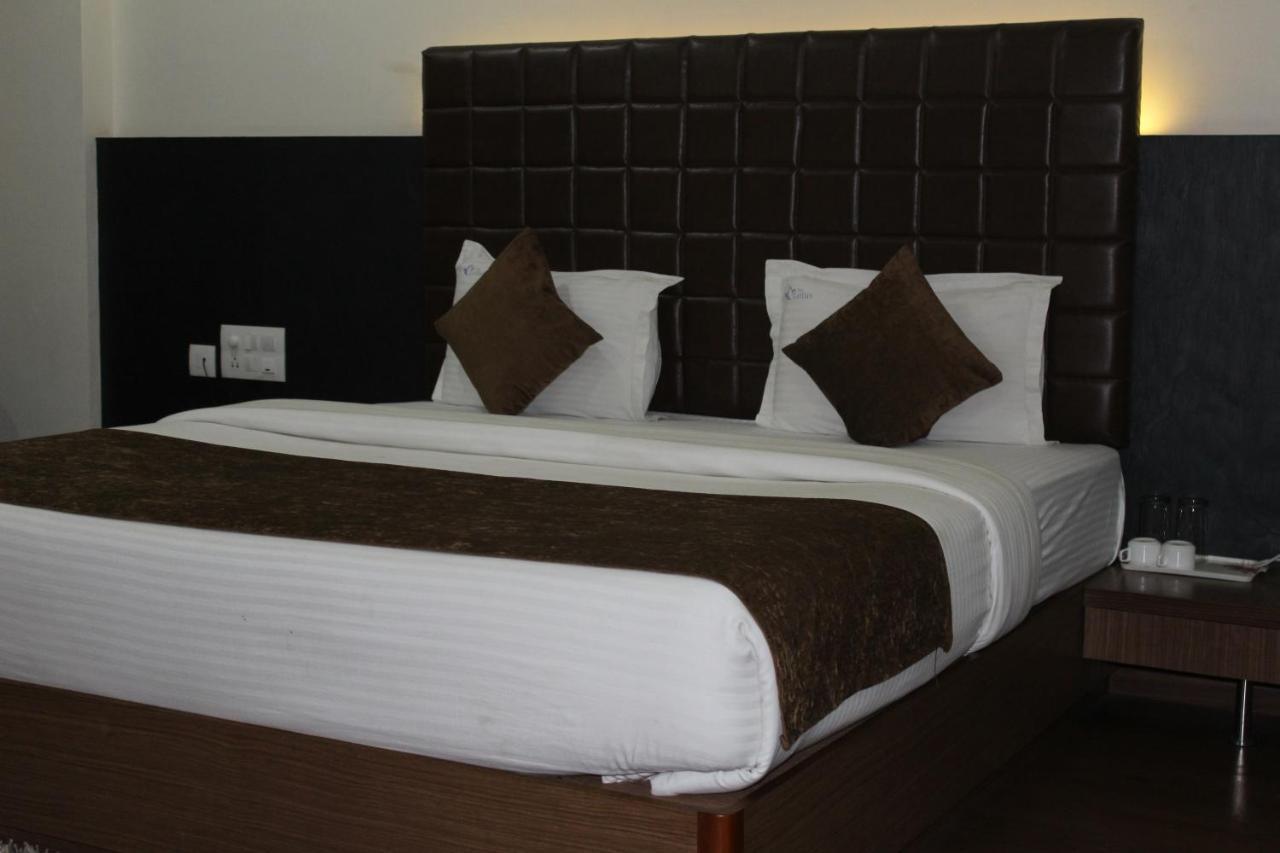 Deluxe King Suite