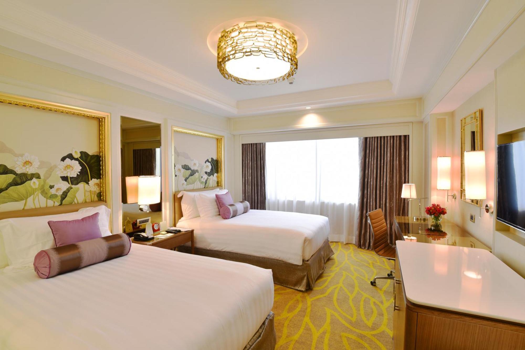 Club Premier Twin Room,697566423:JPEG