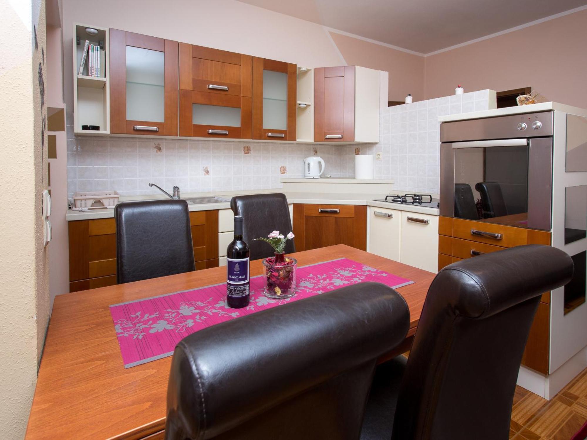 Comfort One-Bedroom Apartment Apartment Balcony