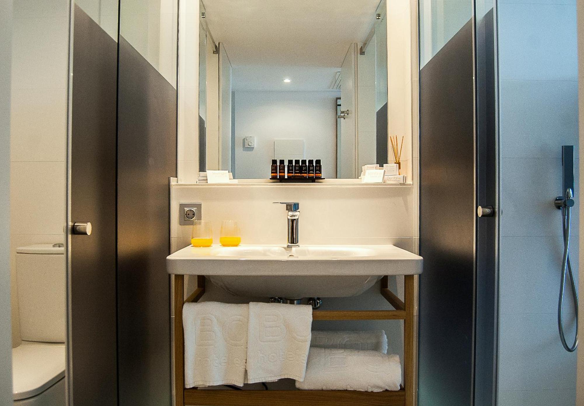 Double Room with Partial Sea View