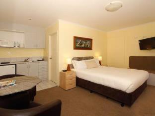 Queen Room with Kitchenette