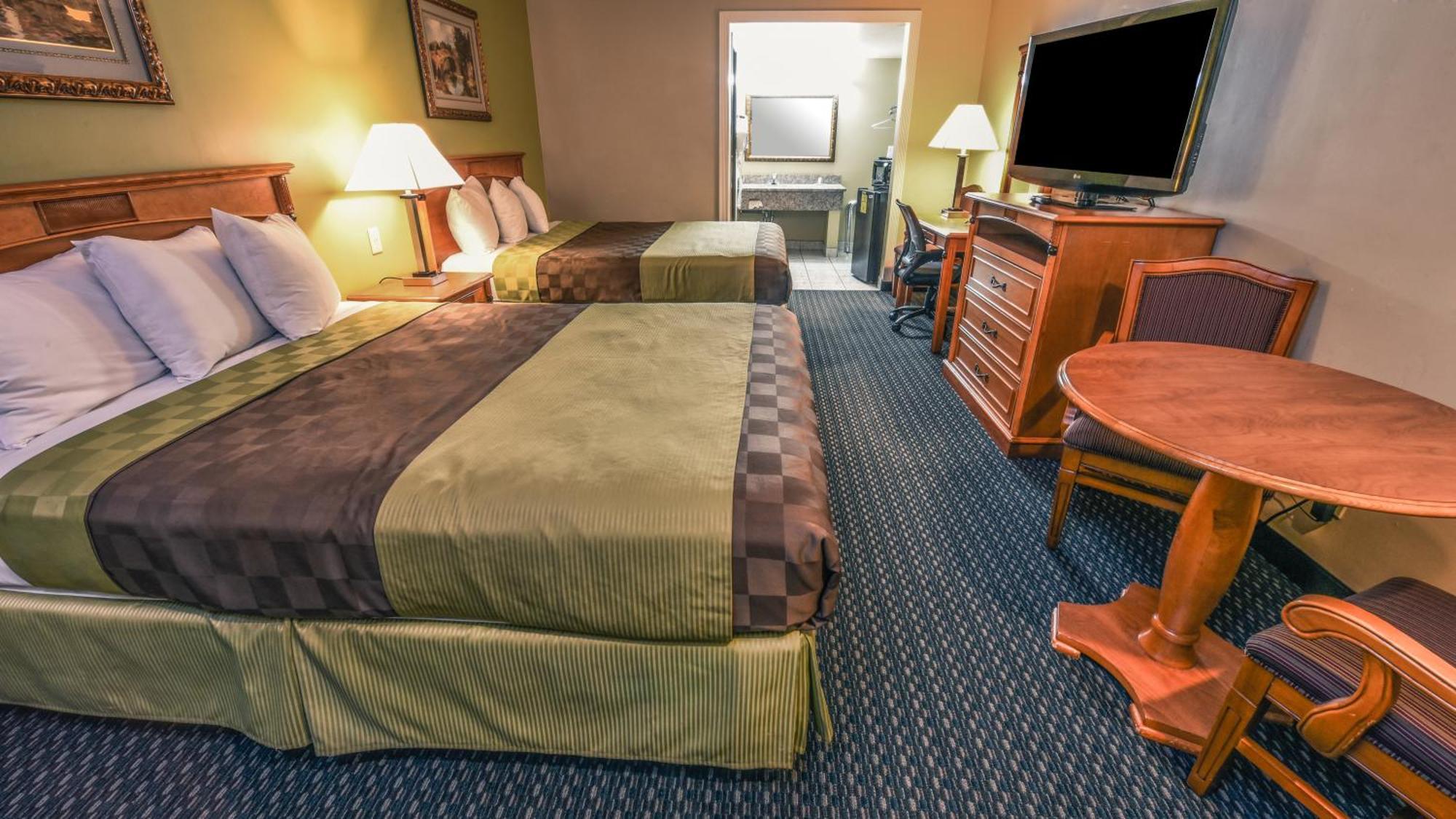 Queen Room with Two Queen Beds