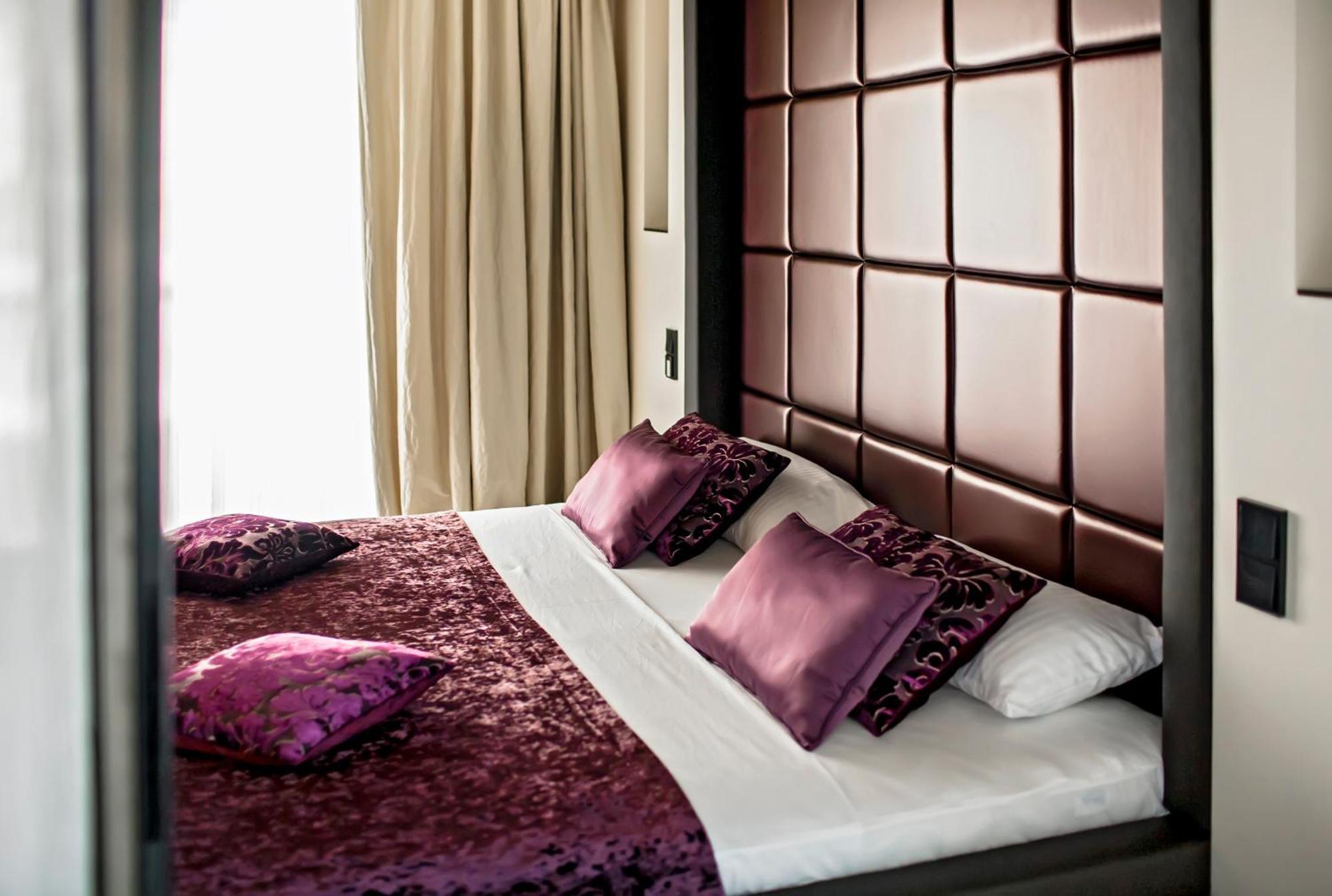 Junior Suite mit Kingsize-Bett, Balkon und Whirlpool
