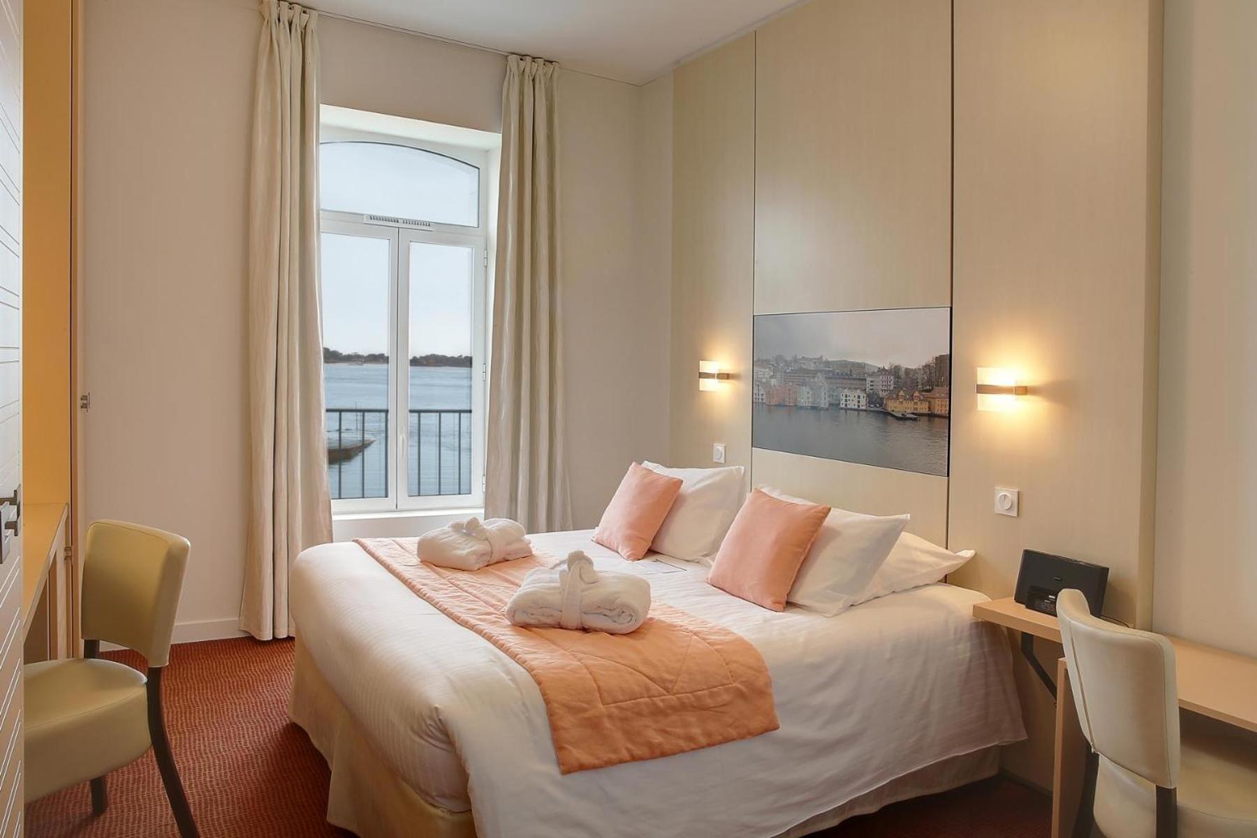 Superior Queen Room with Sea View