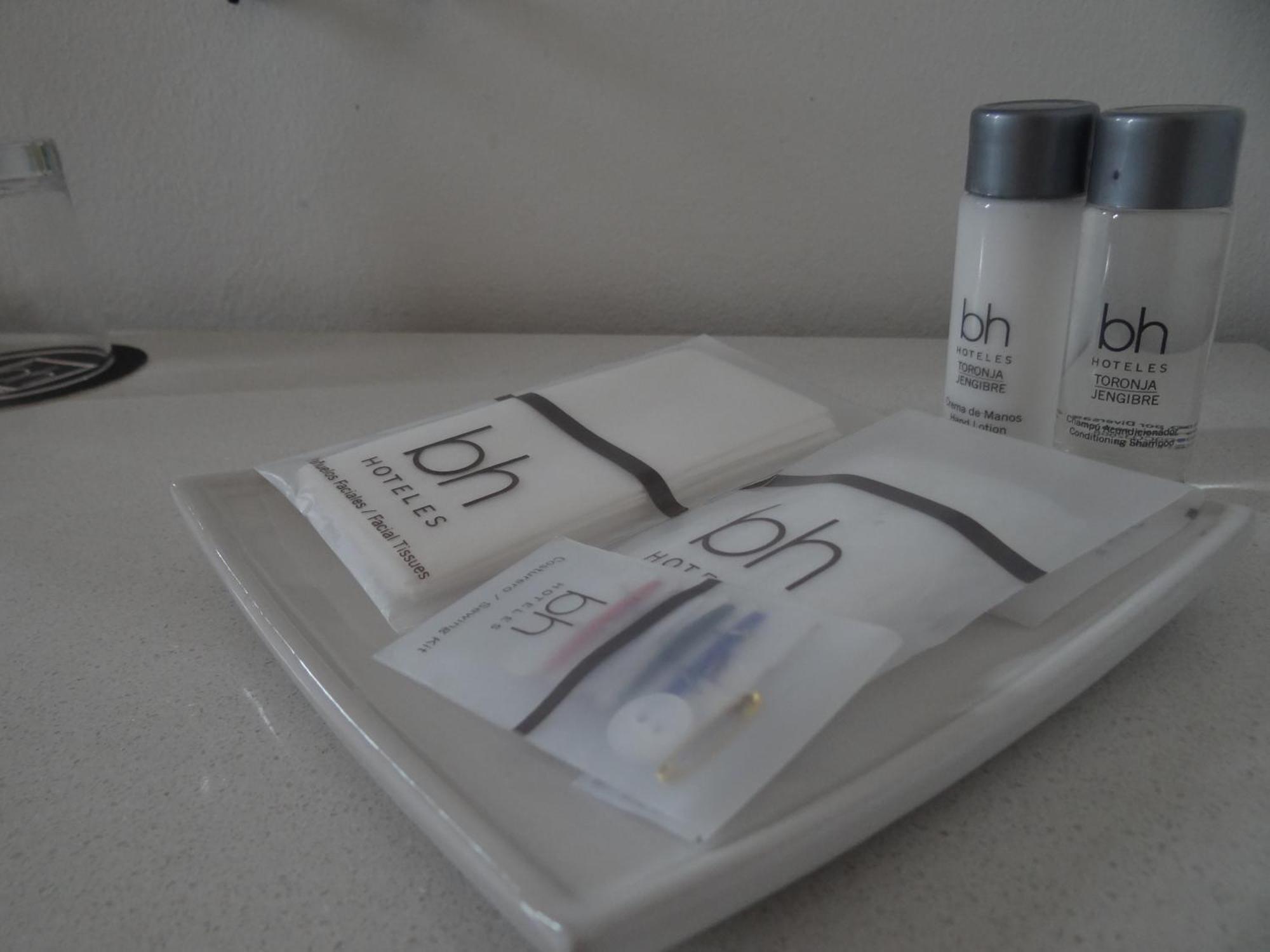 Double Room,698404716:JPEG