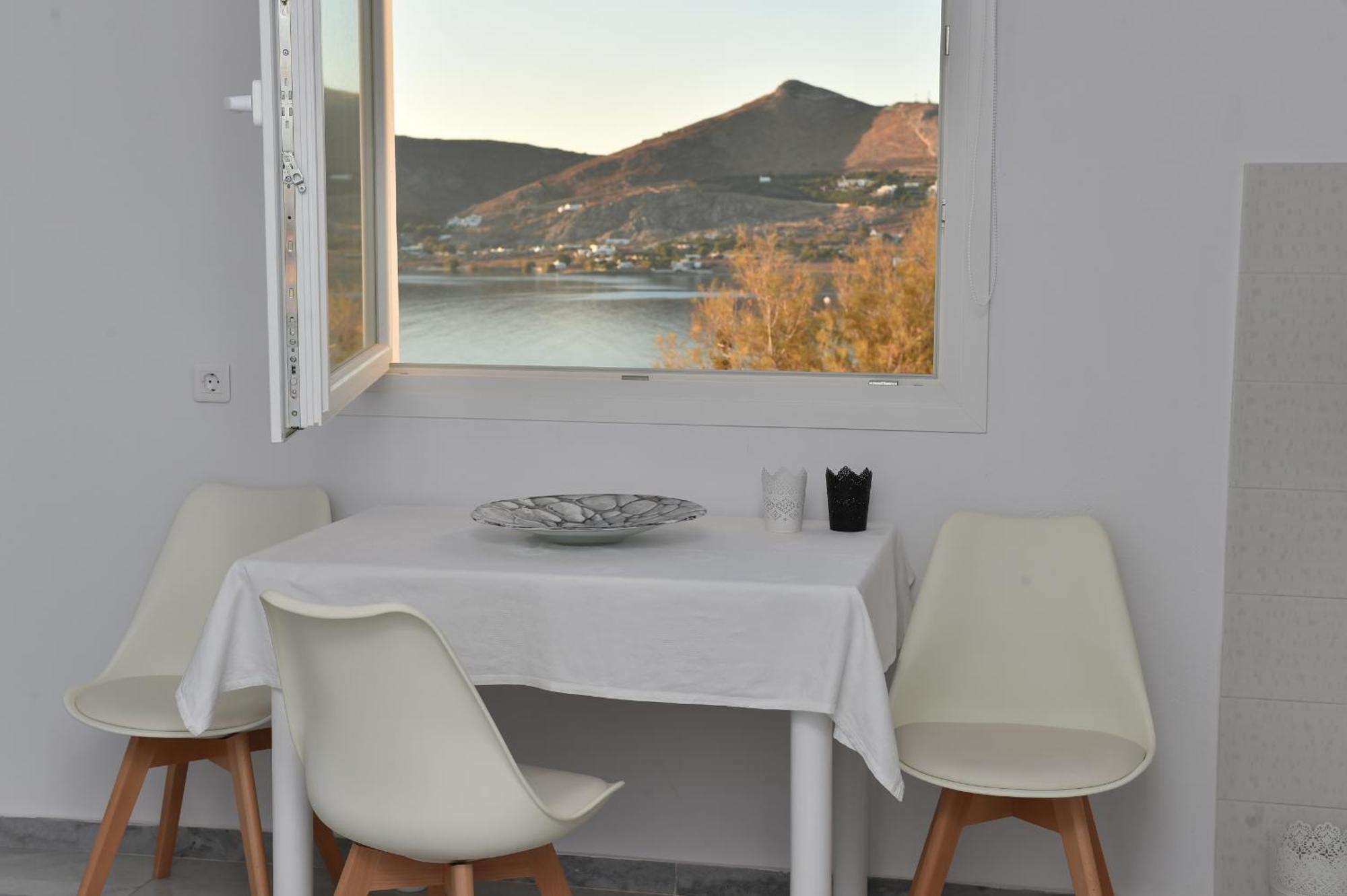 Chambre Triple avec Accès à la Cour - Rez-de-Chaussée
