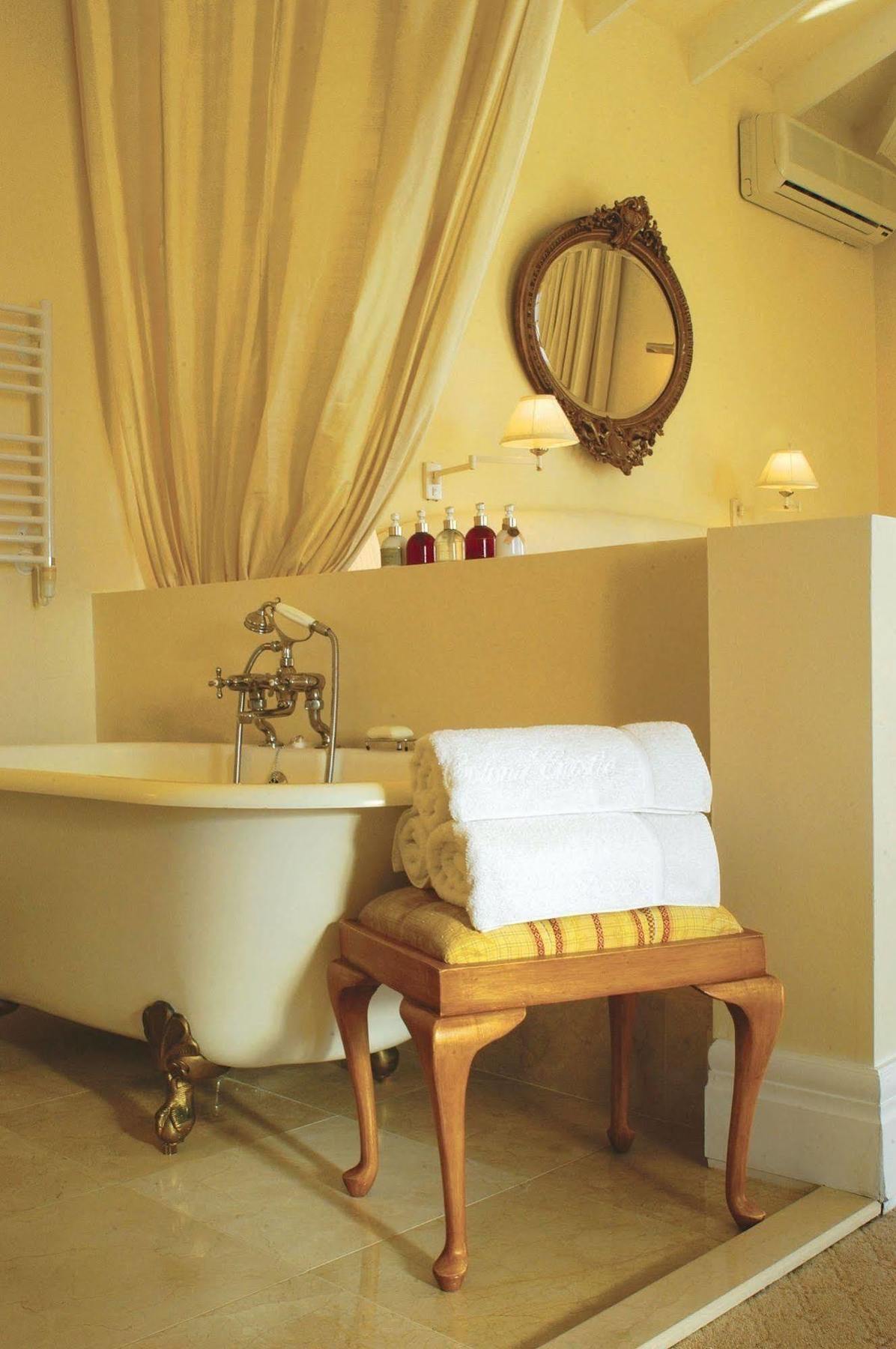 Luxury King Suite