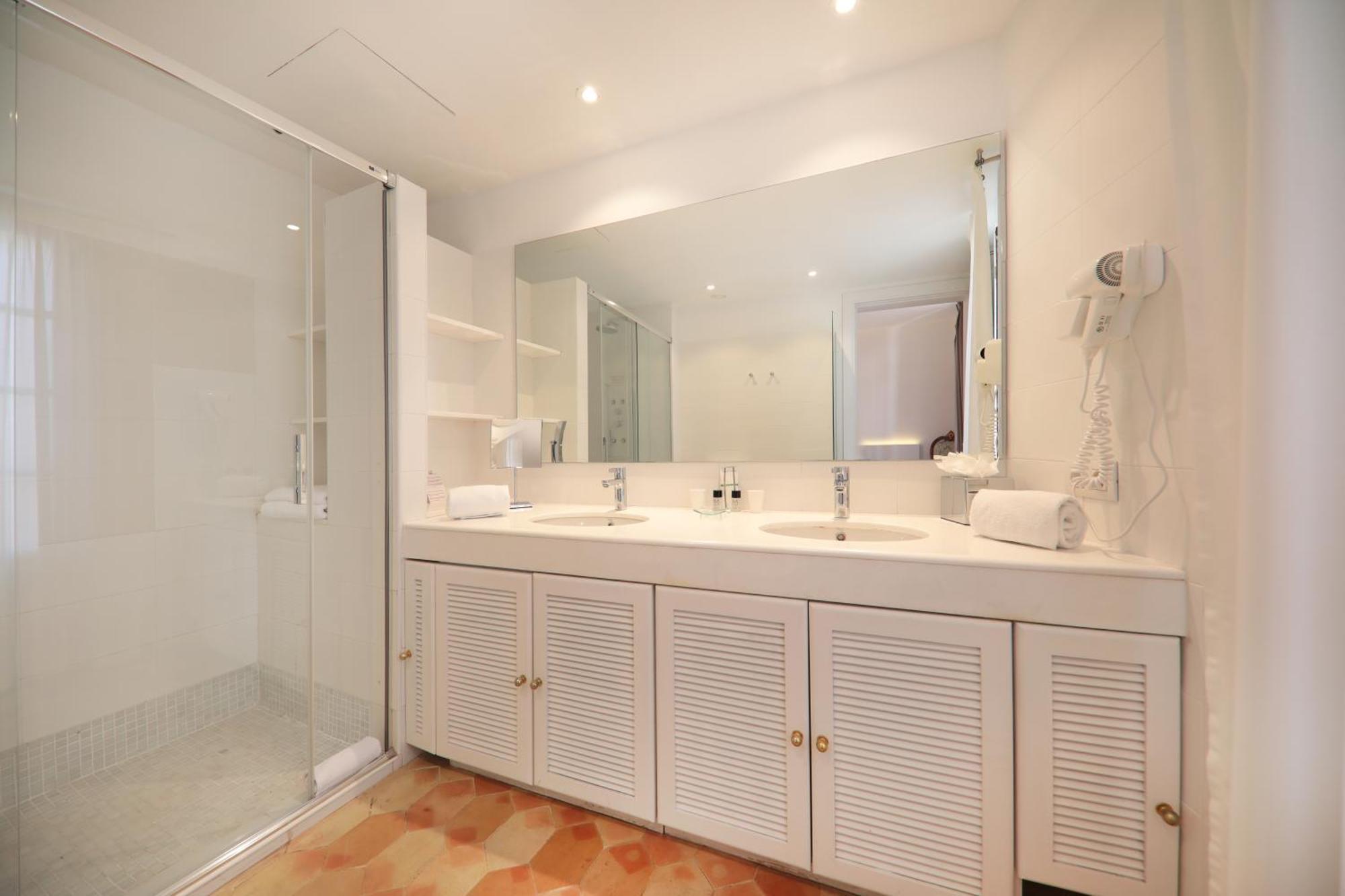 Deluxe Double Room,1272332071:JPEG