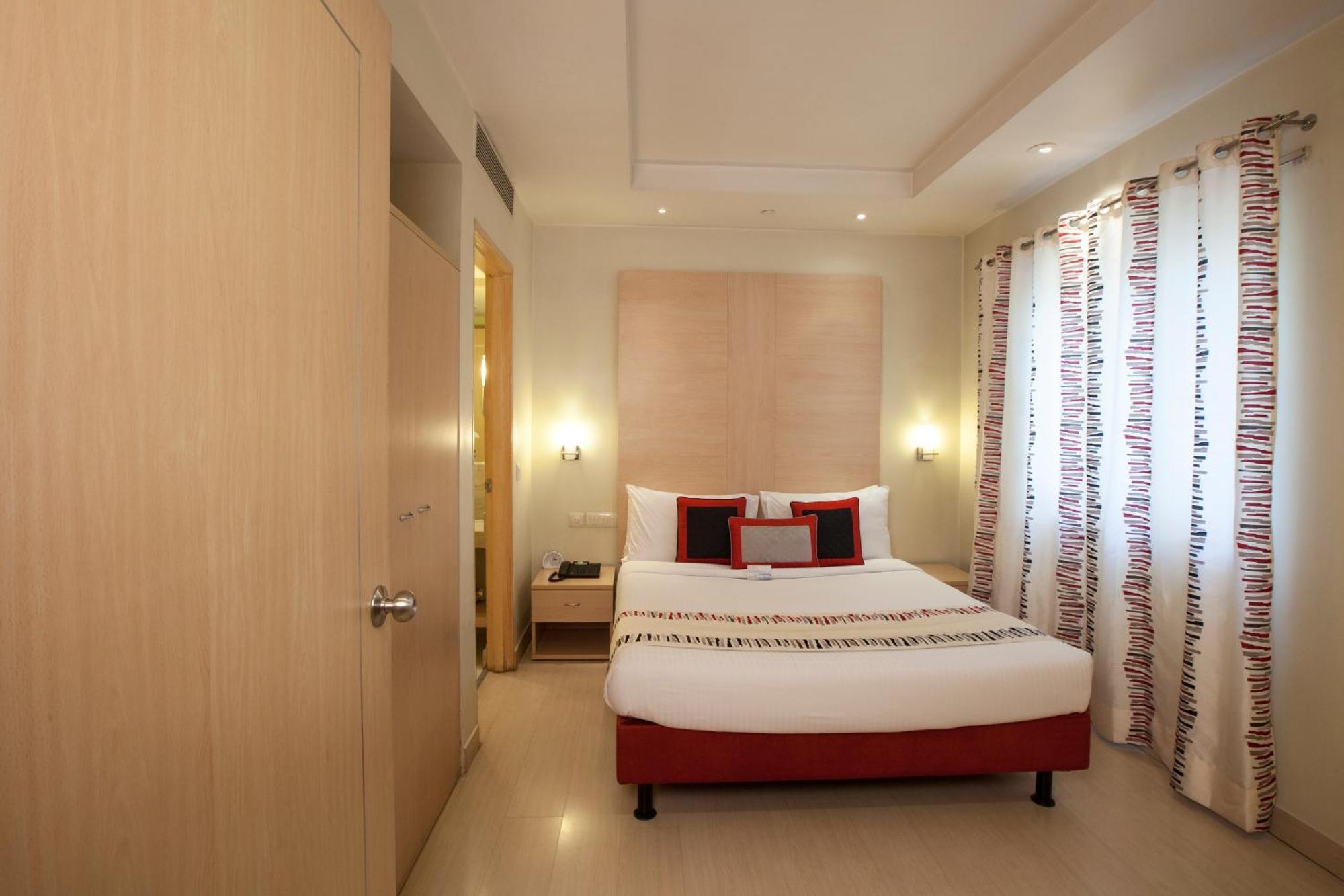 Deluxe Double Room Wifi,892554889:JPEG