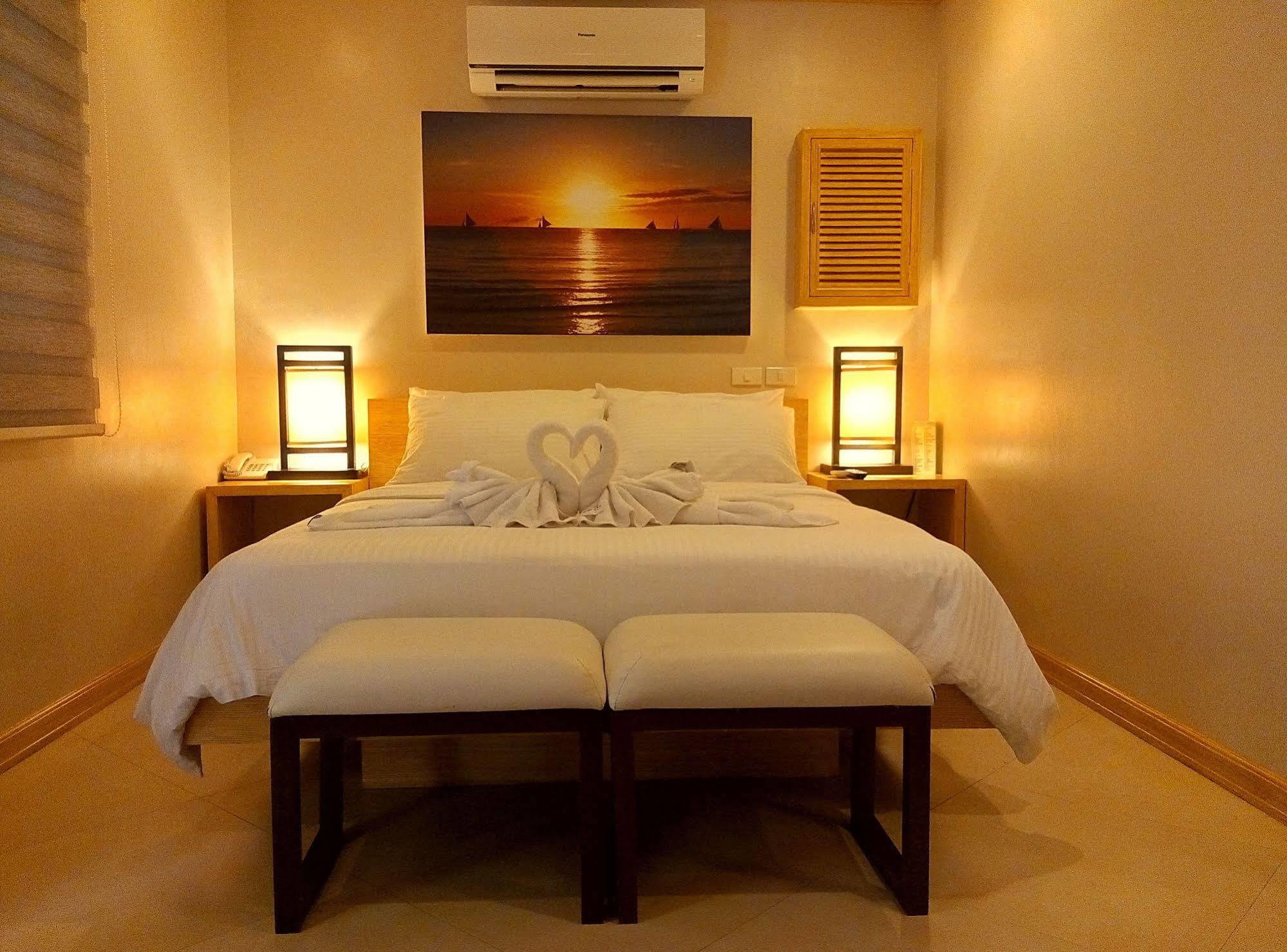 Deluxe Room,115617341:JPEG