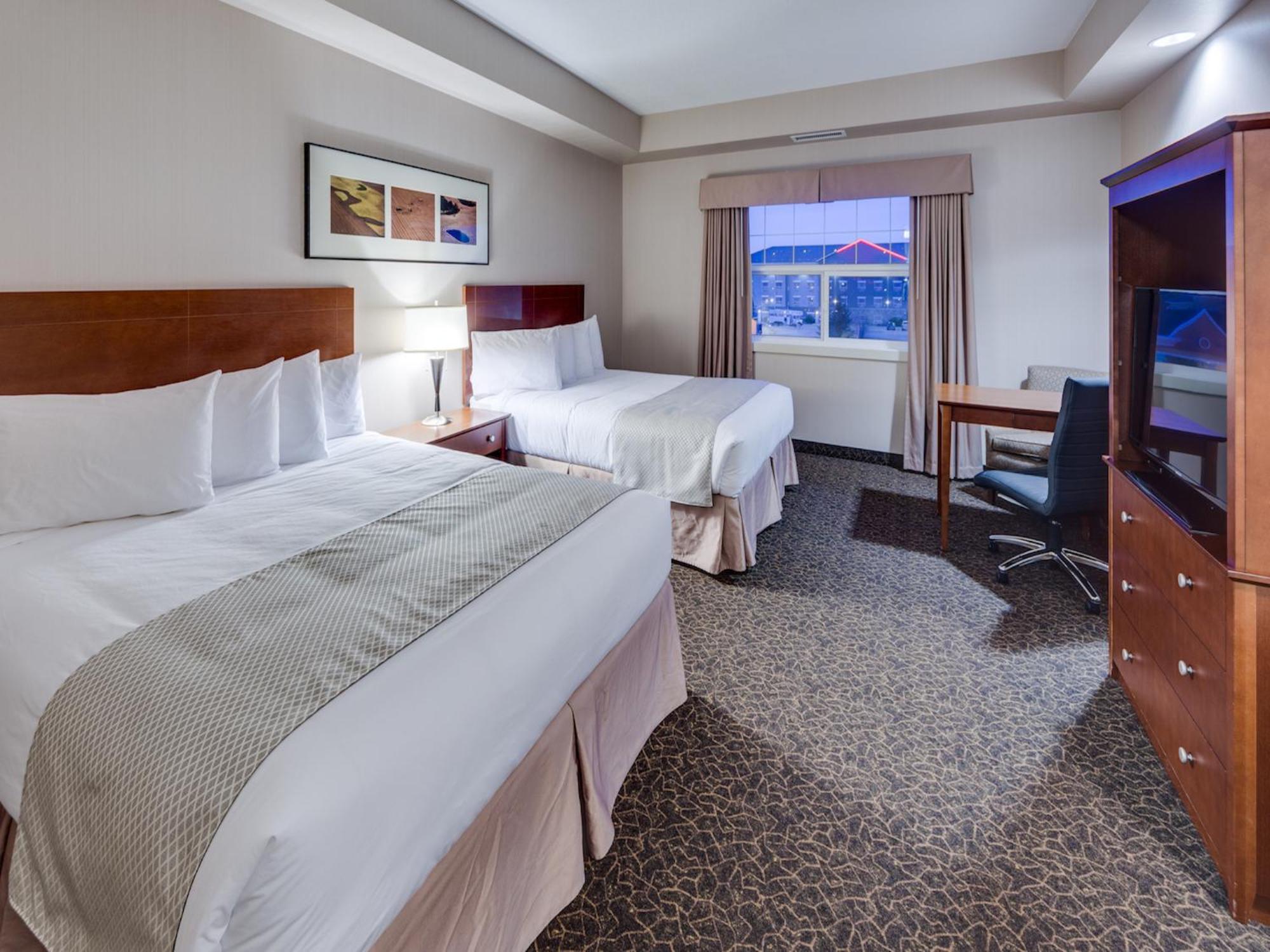Queen Room with Two Queen Beds (Pet Friendly).