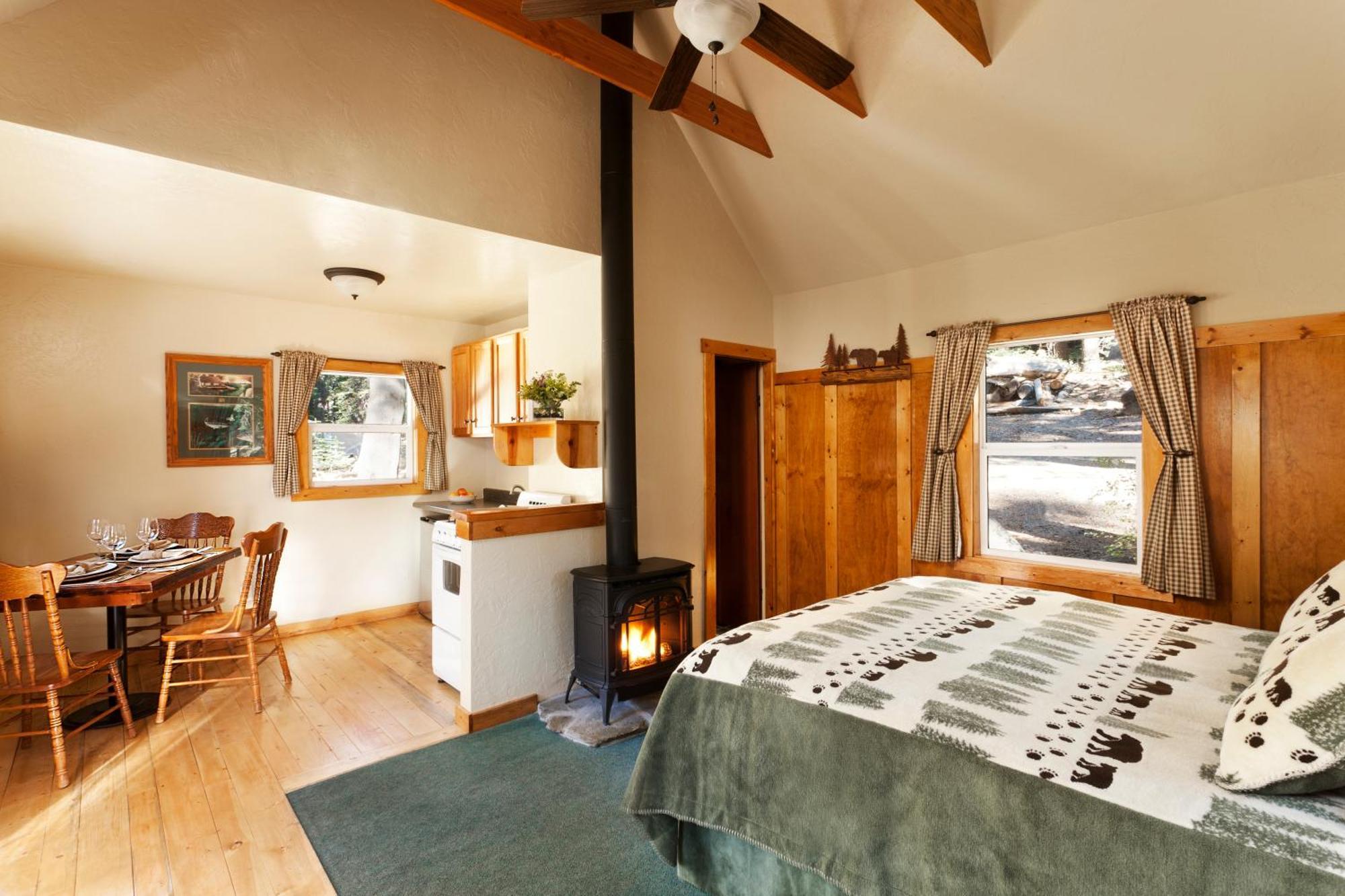 Historic Studio Cabin,1015239328:JPEG