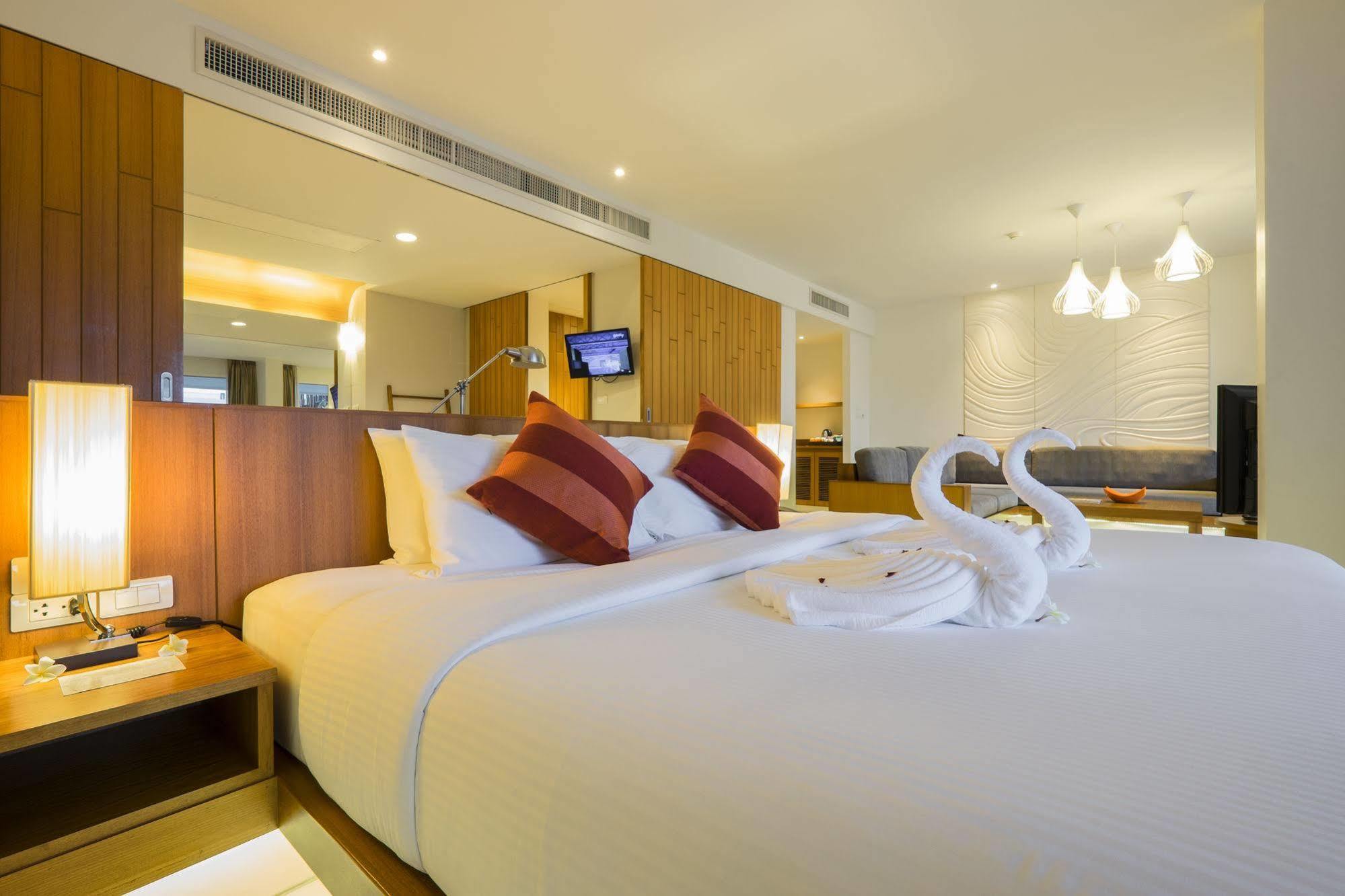 Suite Pool Access