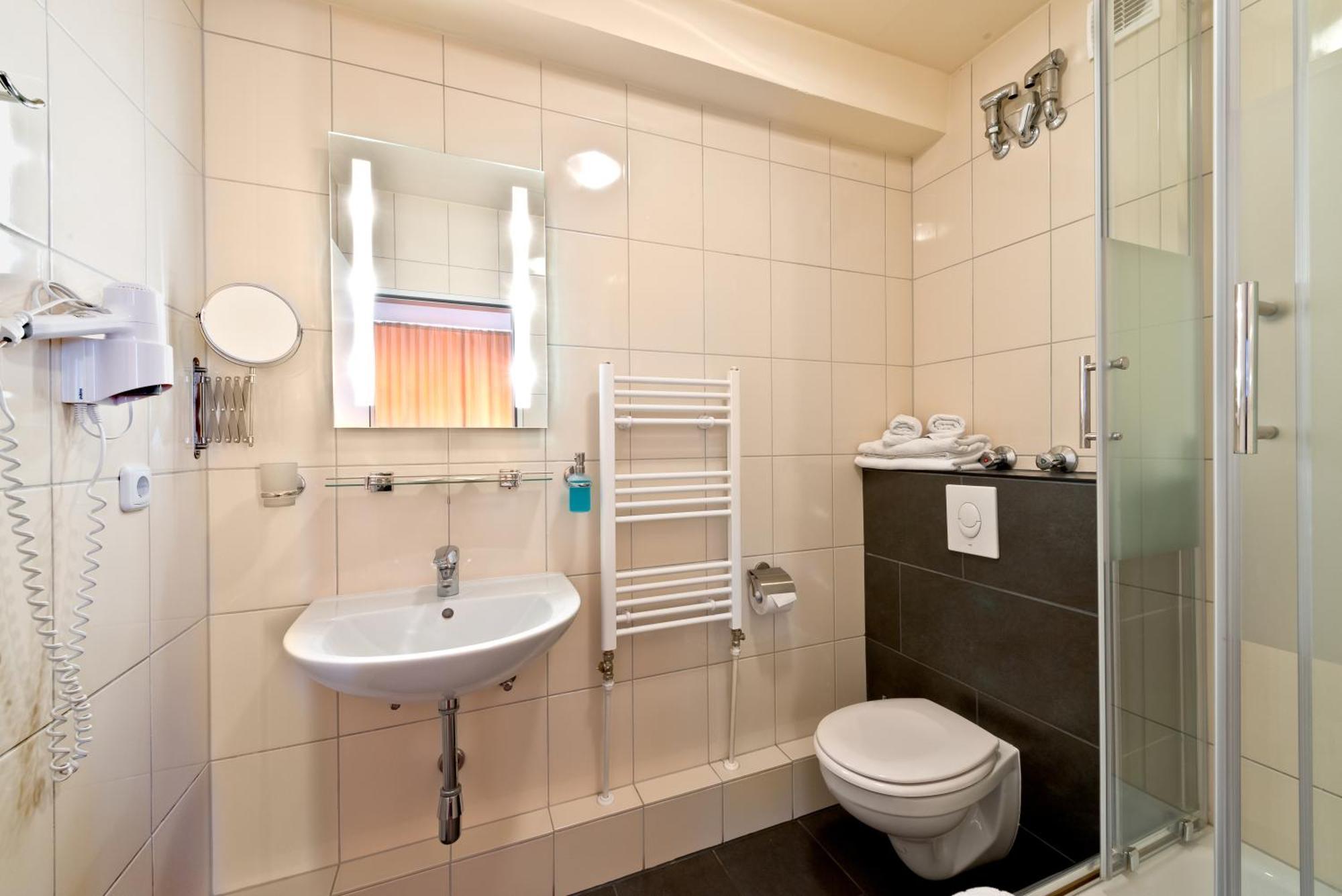 Double Room,992724643:JPEG