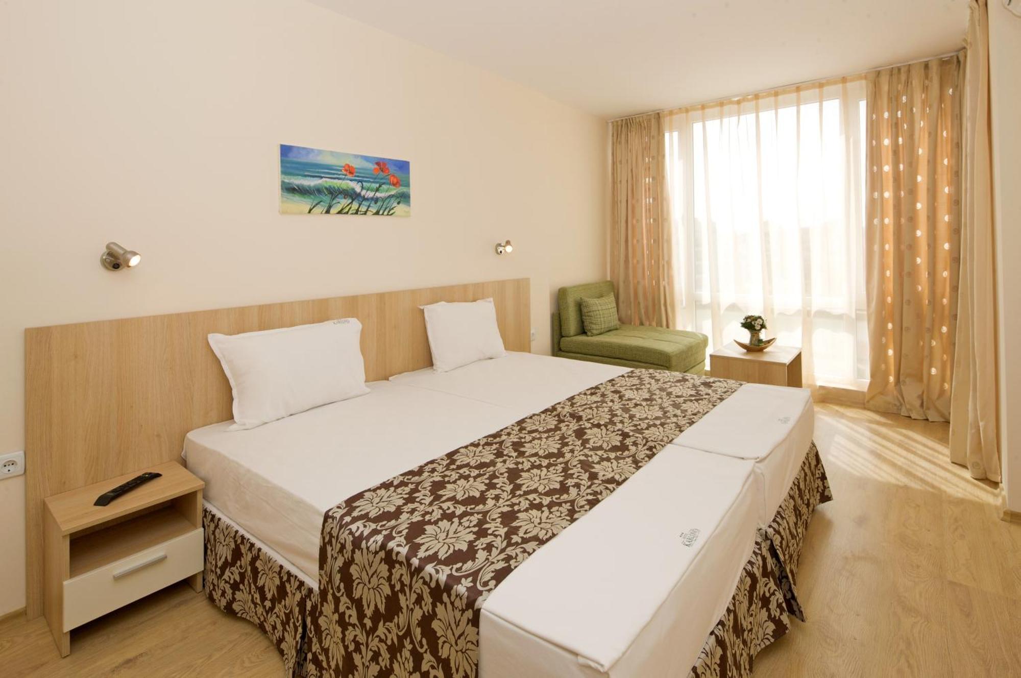 Two-Bedroom Apartment with Balcony,65789473:JPEG