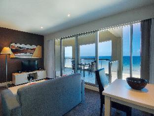 One-Bedroom Apartment Ocean View,1452998434:JPEG