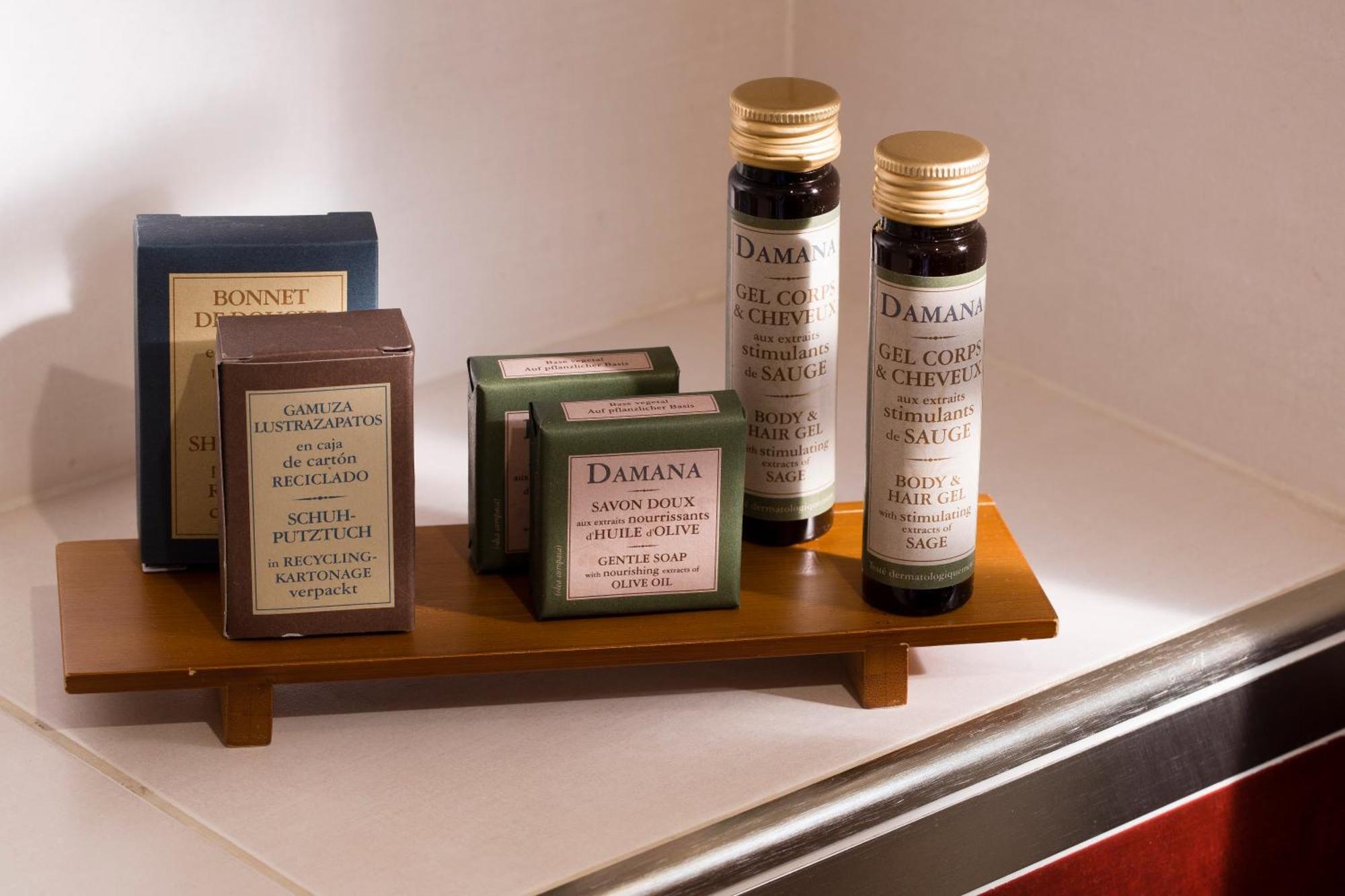 Two Rooms next to Each Other,701306152:JPEG