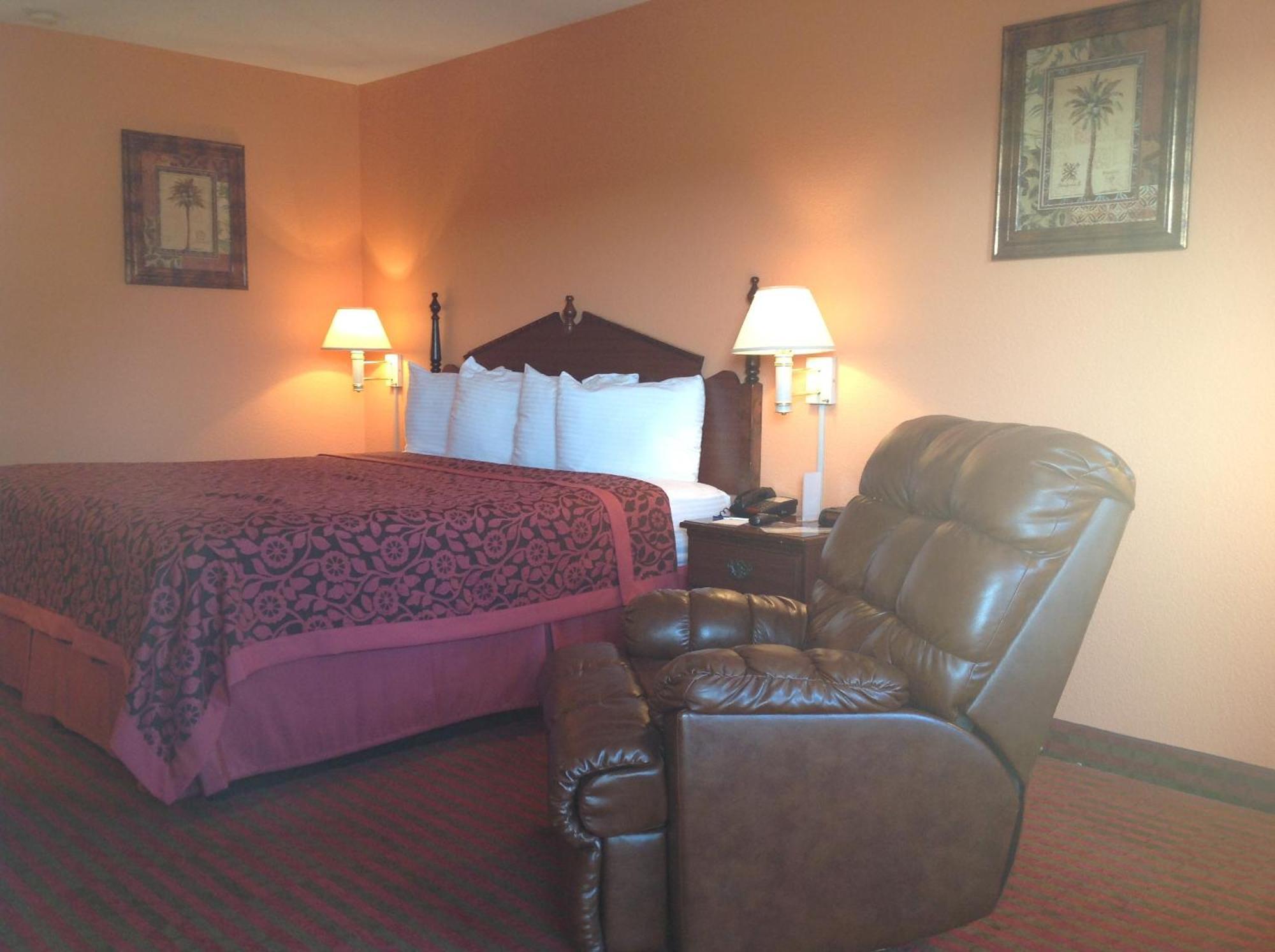 King Room - Disability Access/Non-Smoking